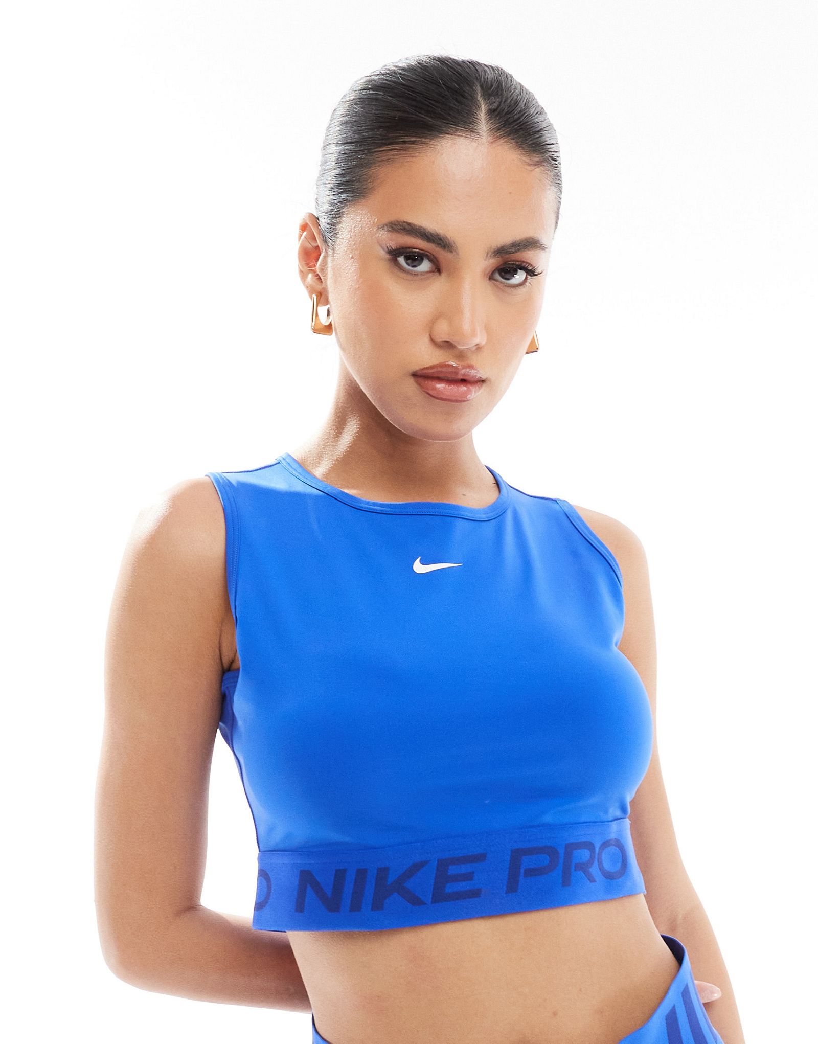 Укороченная майка Nike Training Pro 365 синего цвета 3290₽