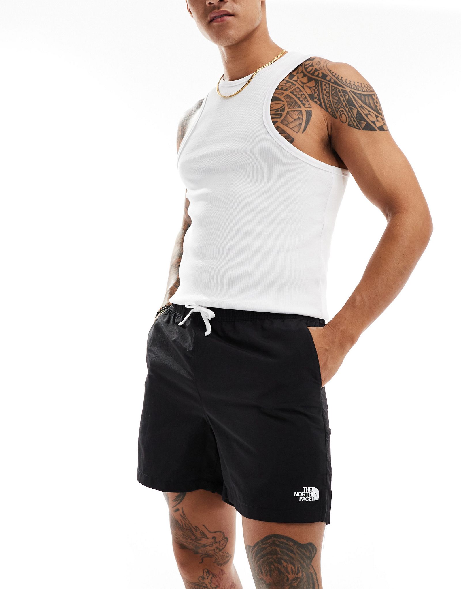 The North Face Action Short 20 в черном цвете 9090₽