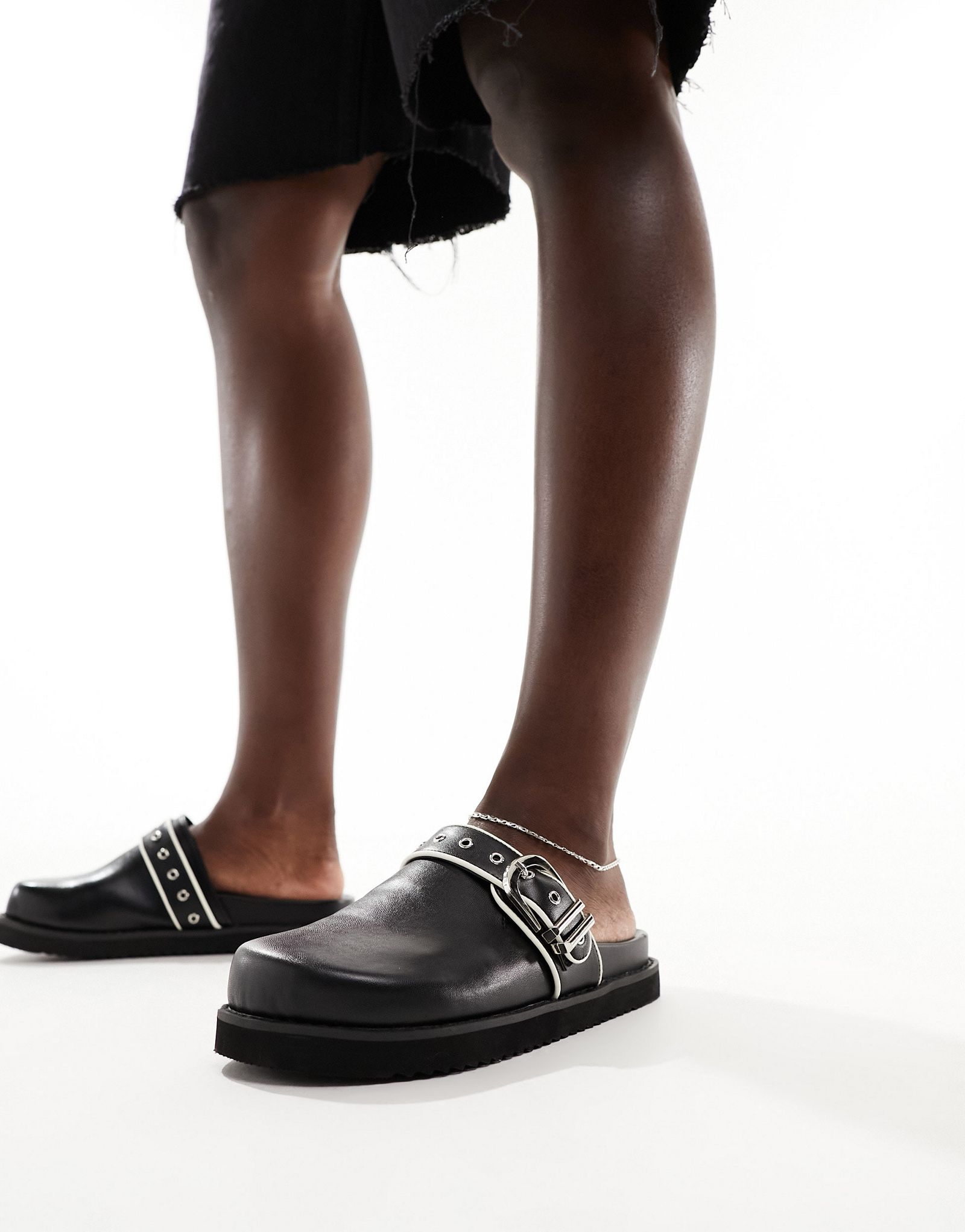 Черные шлепанцы на платформе RAID Nellie 4090₽