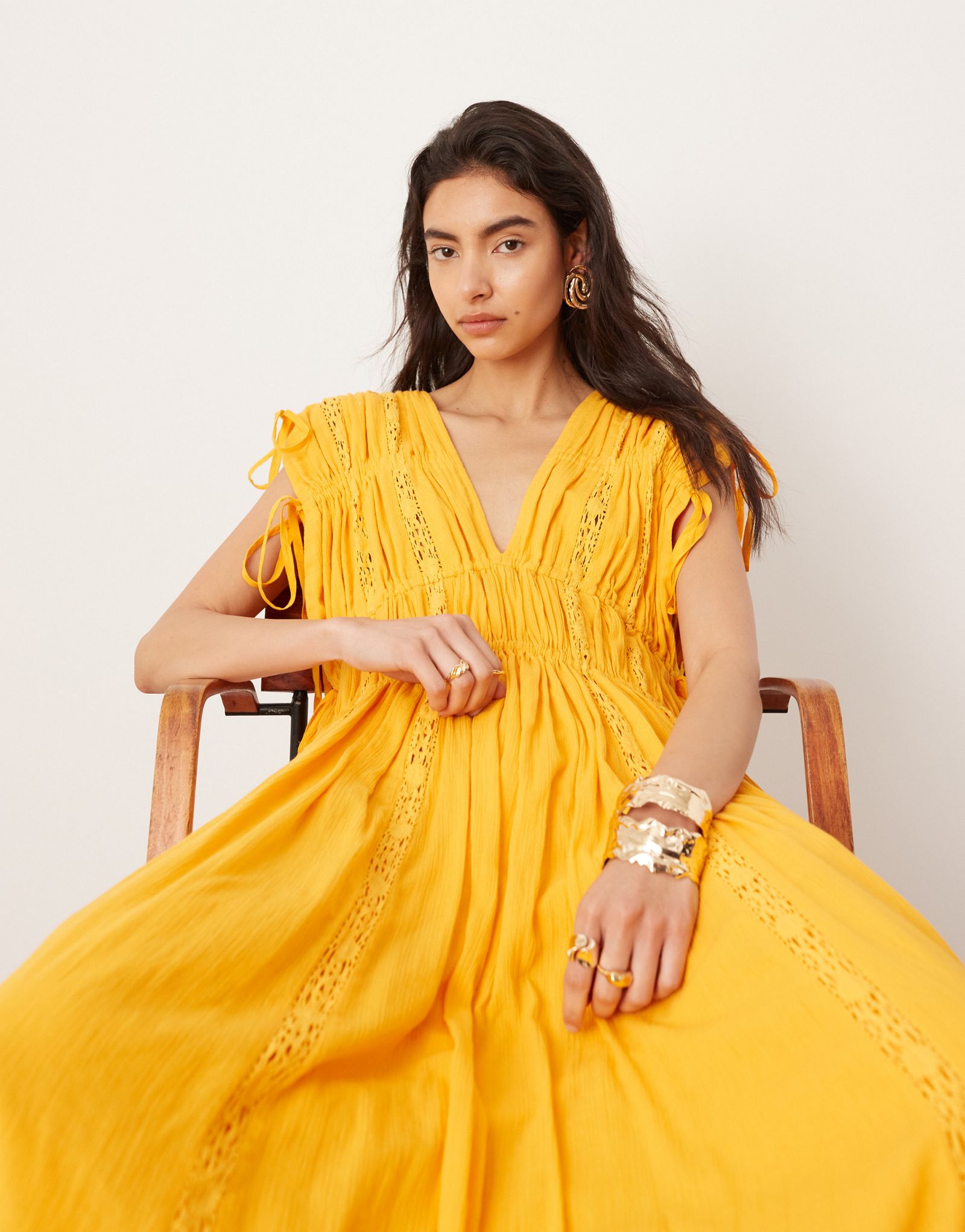 Платье макси-трапеция оранжевого цвета с отделкой крючком и завязками ASOS EDITION