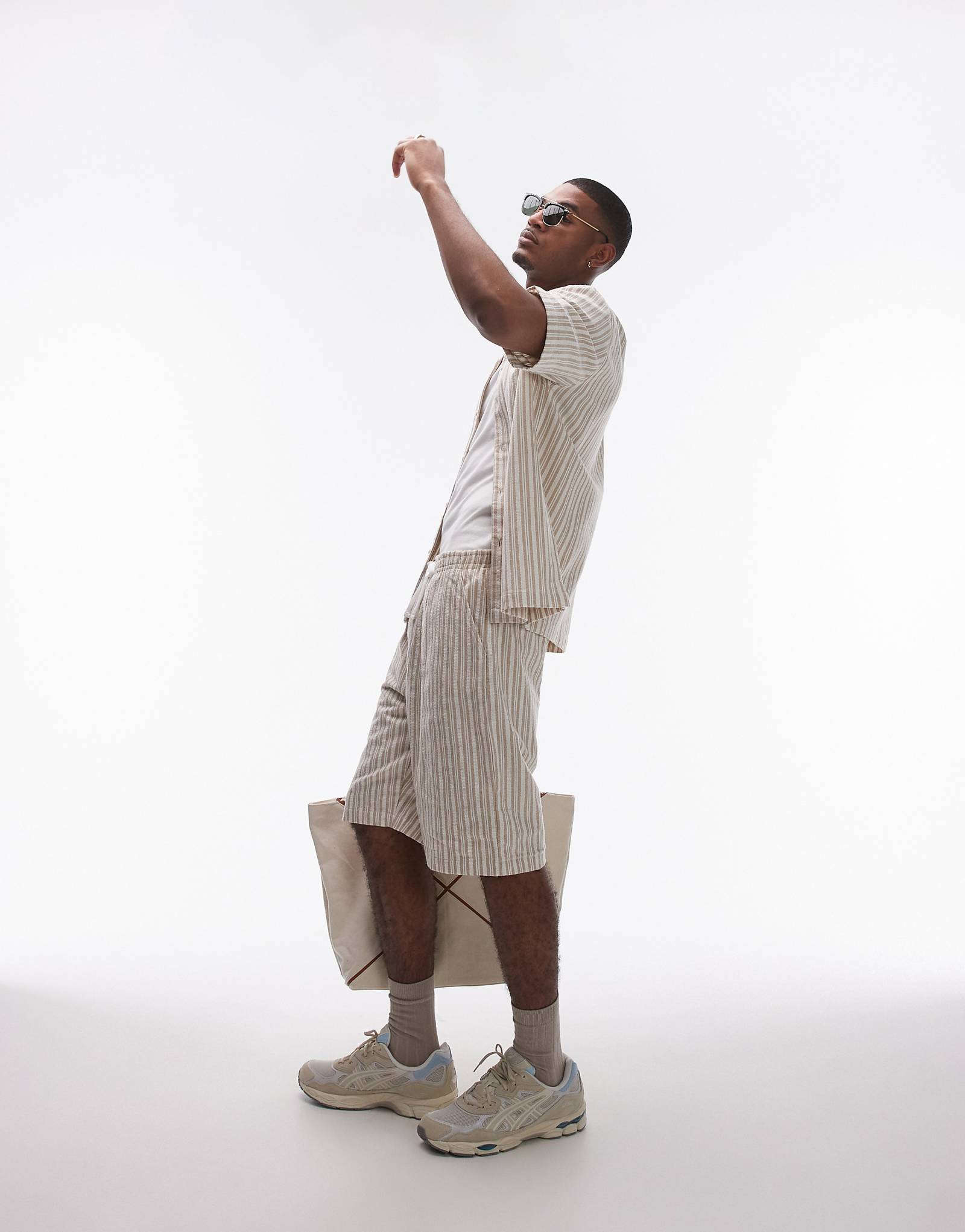 Шорты кремового цвета с резинкой на поясе и завязкой- часть комплекта Topman 4690₽