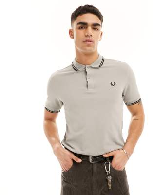 Поло Fred Perry с двойным верхом бежевого цвета