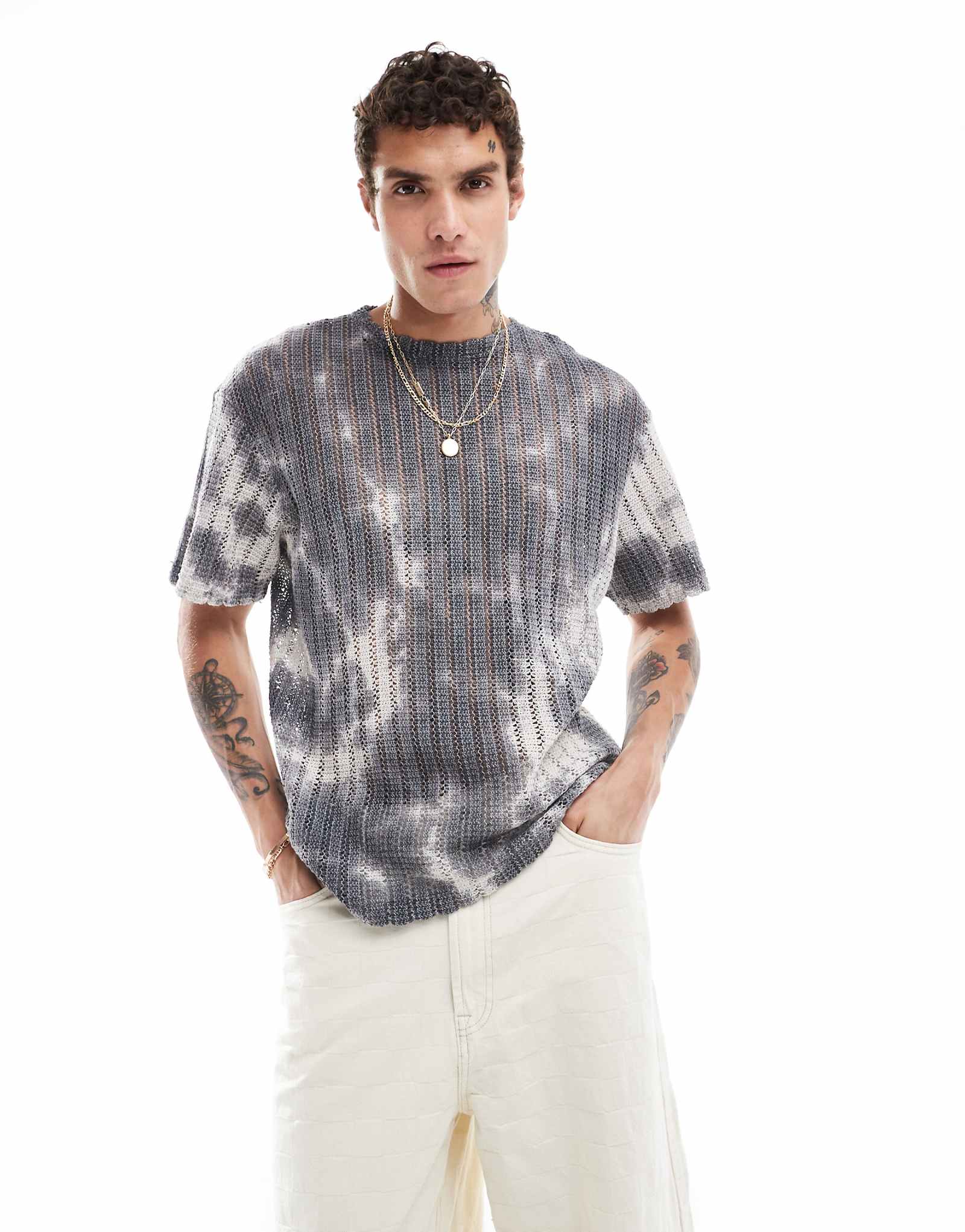 Вязаная крючком футболка Pull-Bear tie-dye серого цвета