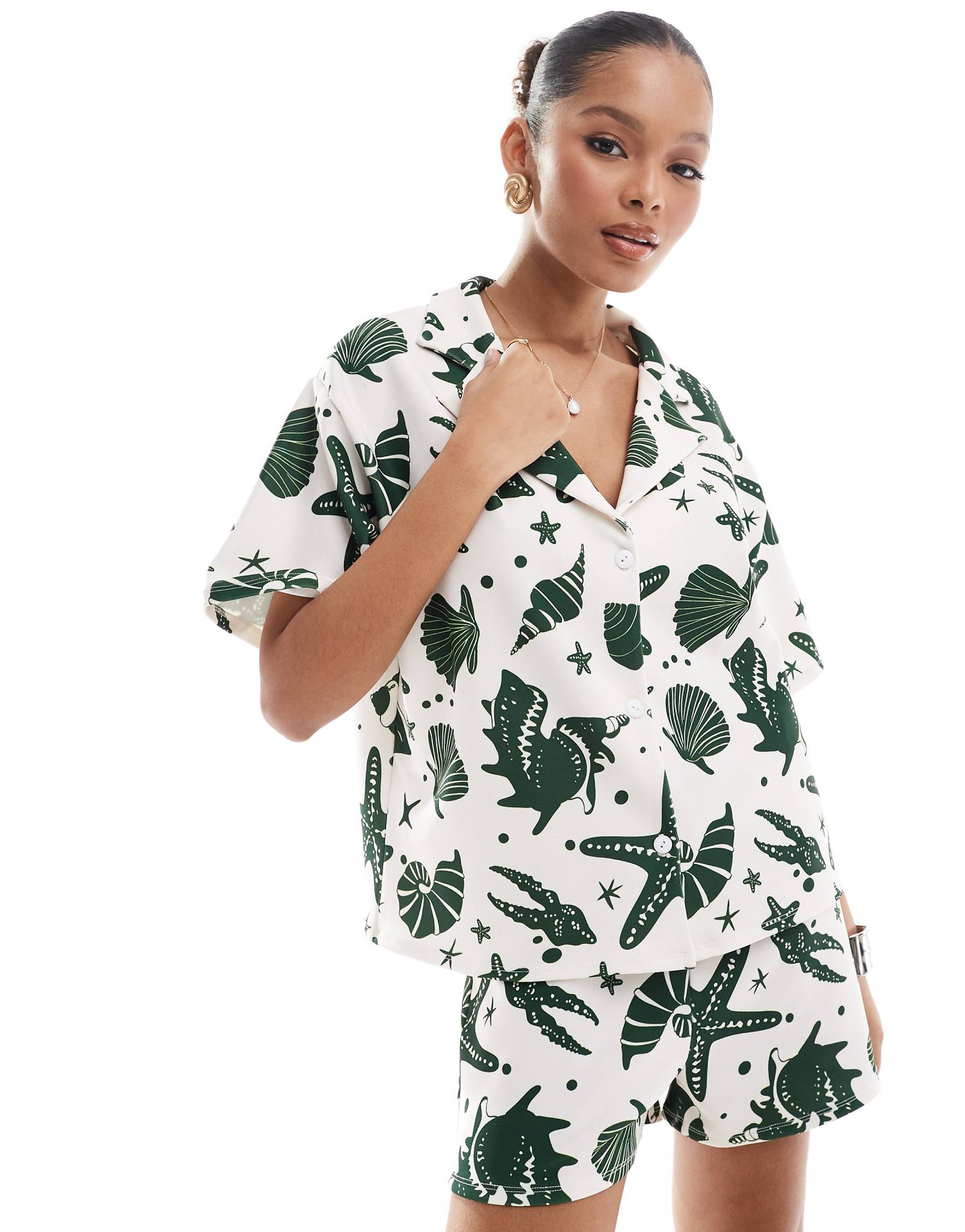 ДИЗАЙНЕРСКАЯ рубашка ASOS с принтом в виде морских ракушек - часть комплекта 2990₽