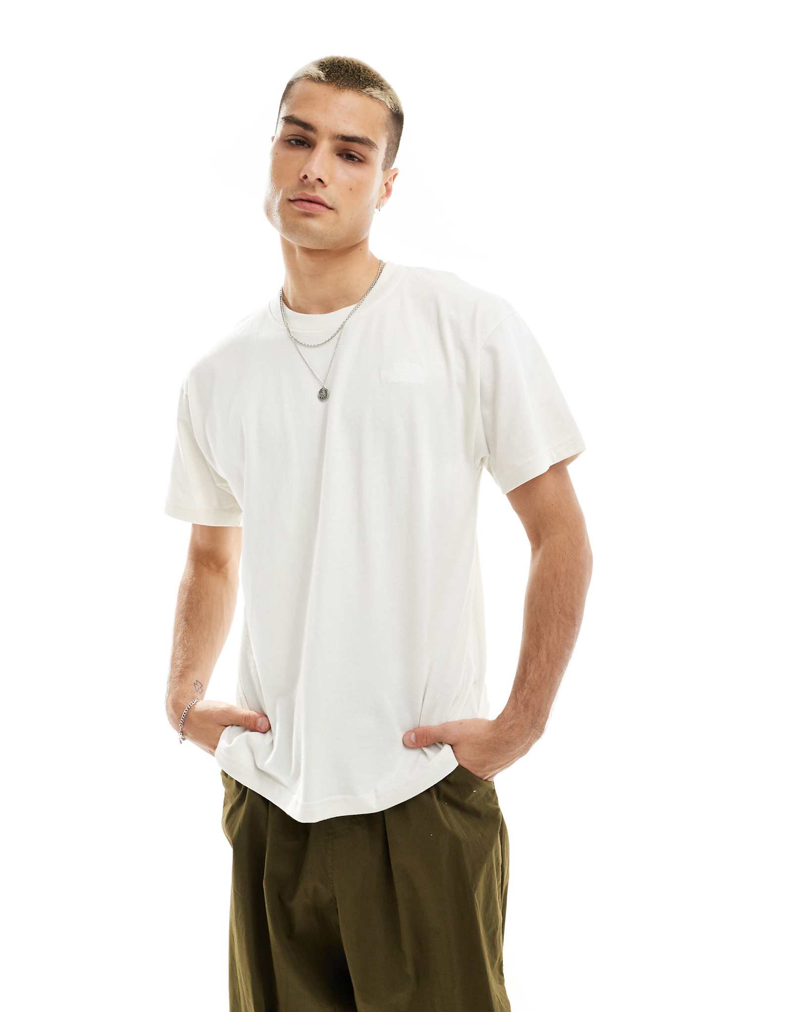 Футболка в обтяжку цвета белой дюны The North Face Evolution 5690₽