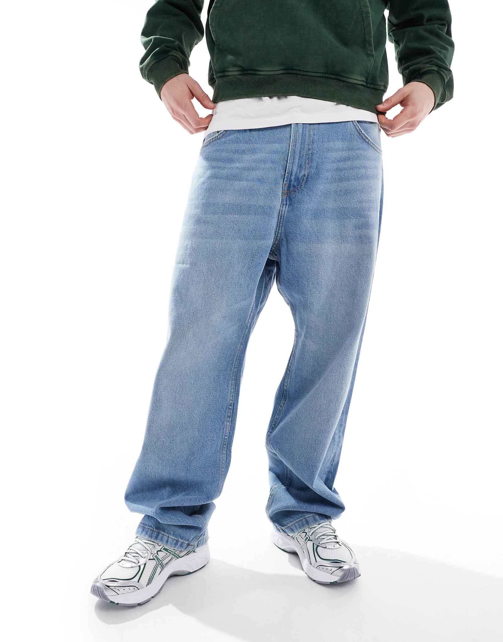 Мешковатые джинсы Bershka светло-голубого цвета 