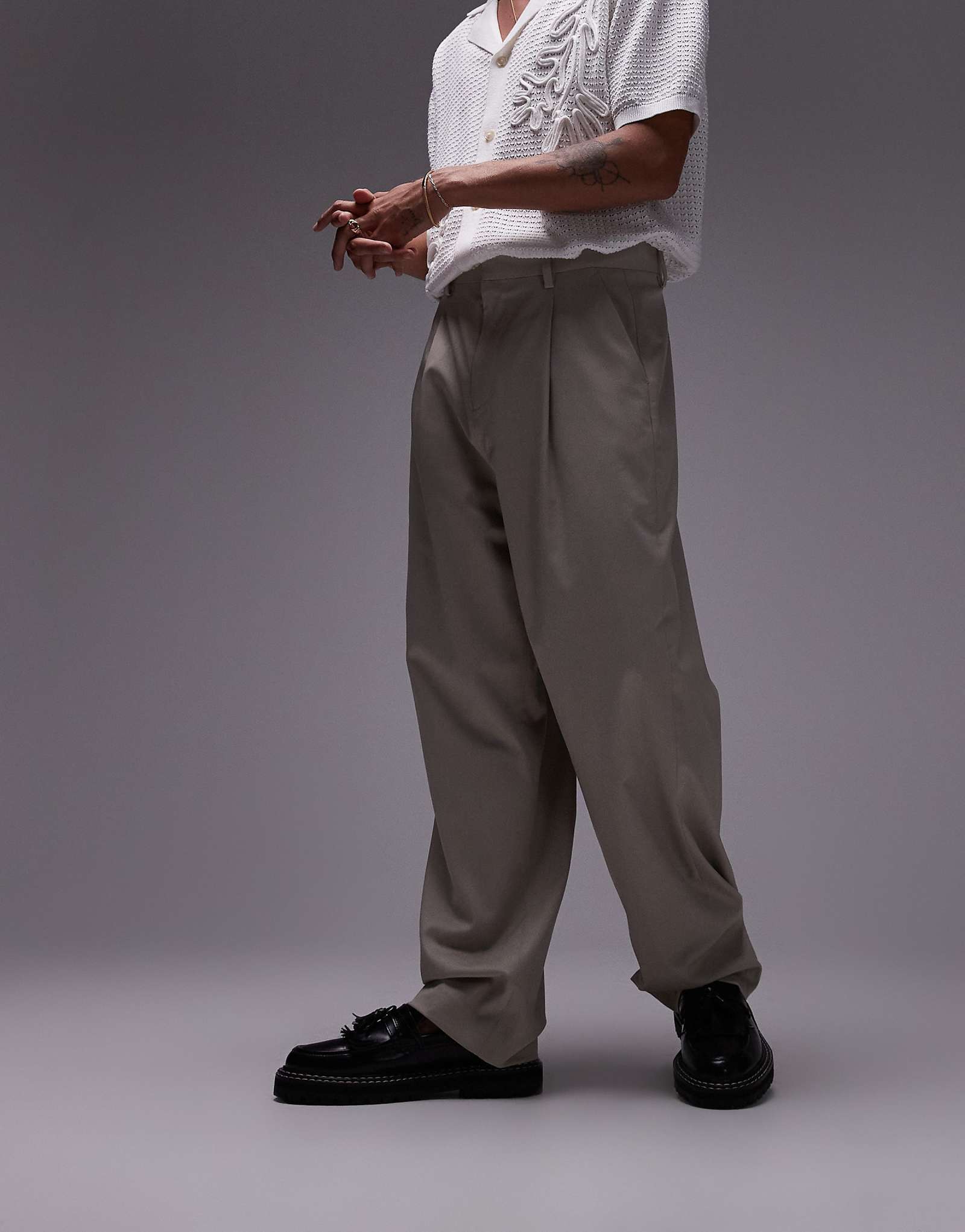 Широкие брюки Topman из серо-коричневого цвета 4090₽