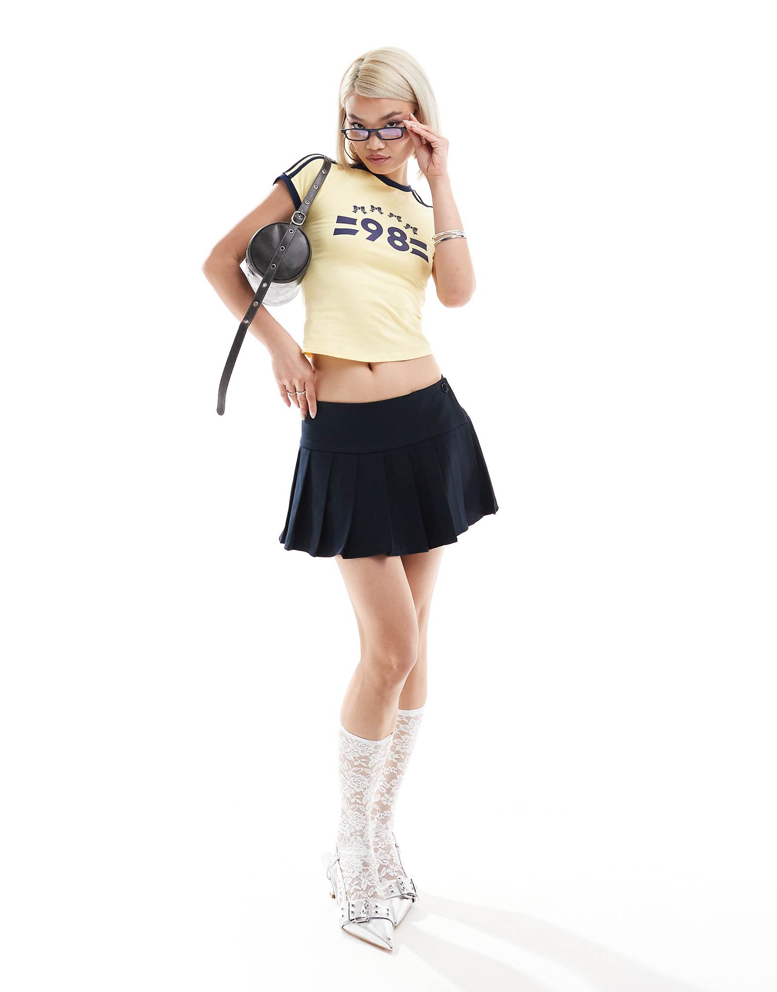 Плиссированная мини-юбка Motel casini темно-синего цвета 7190₽