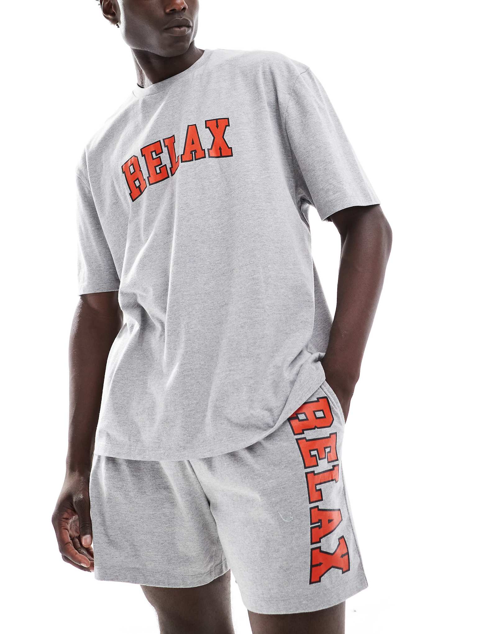 Пижамный комплект ASOS DESIGN relax серого цвета 5690₽