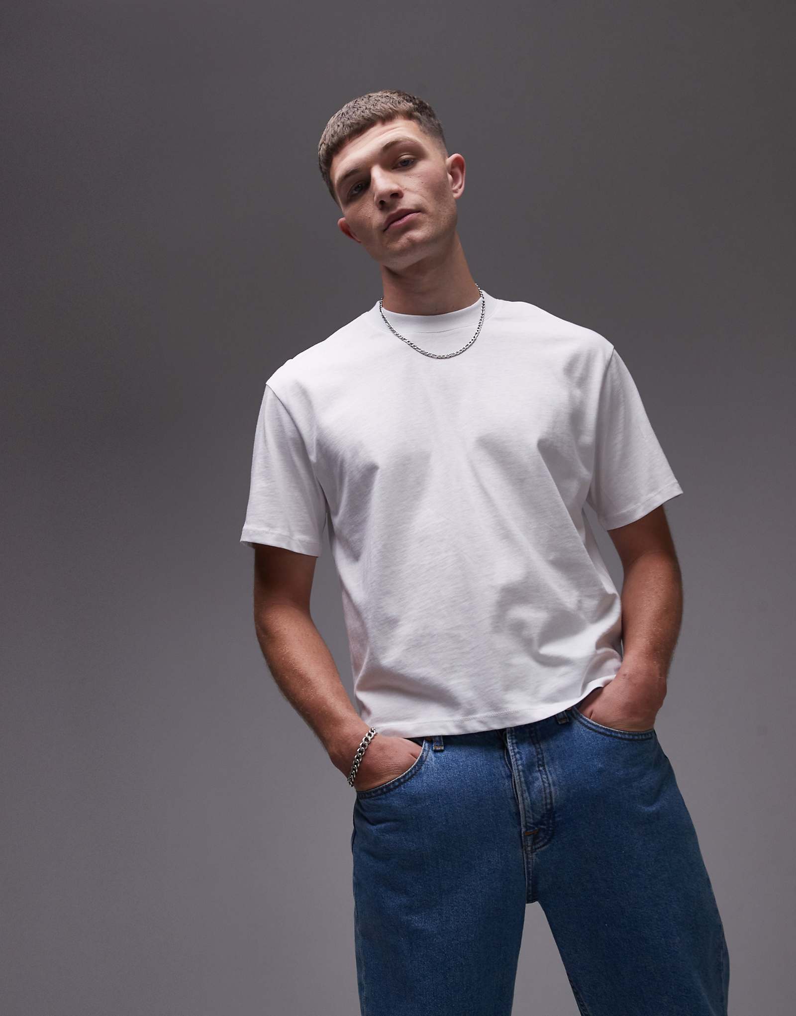 Укороченная футболка Topman oversize fit белого цвета 2790₽