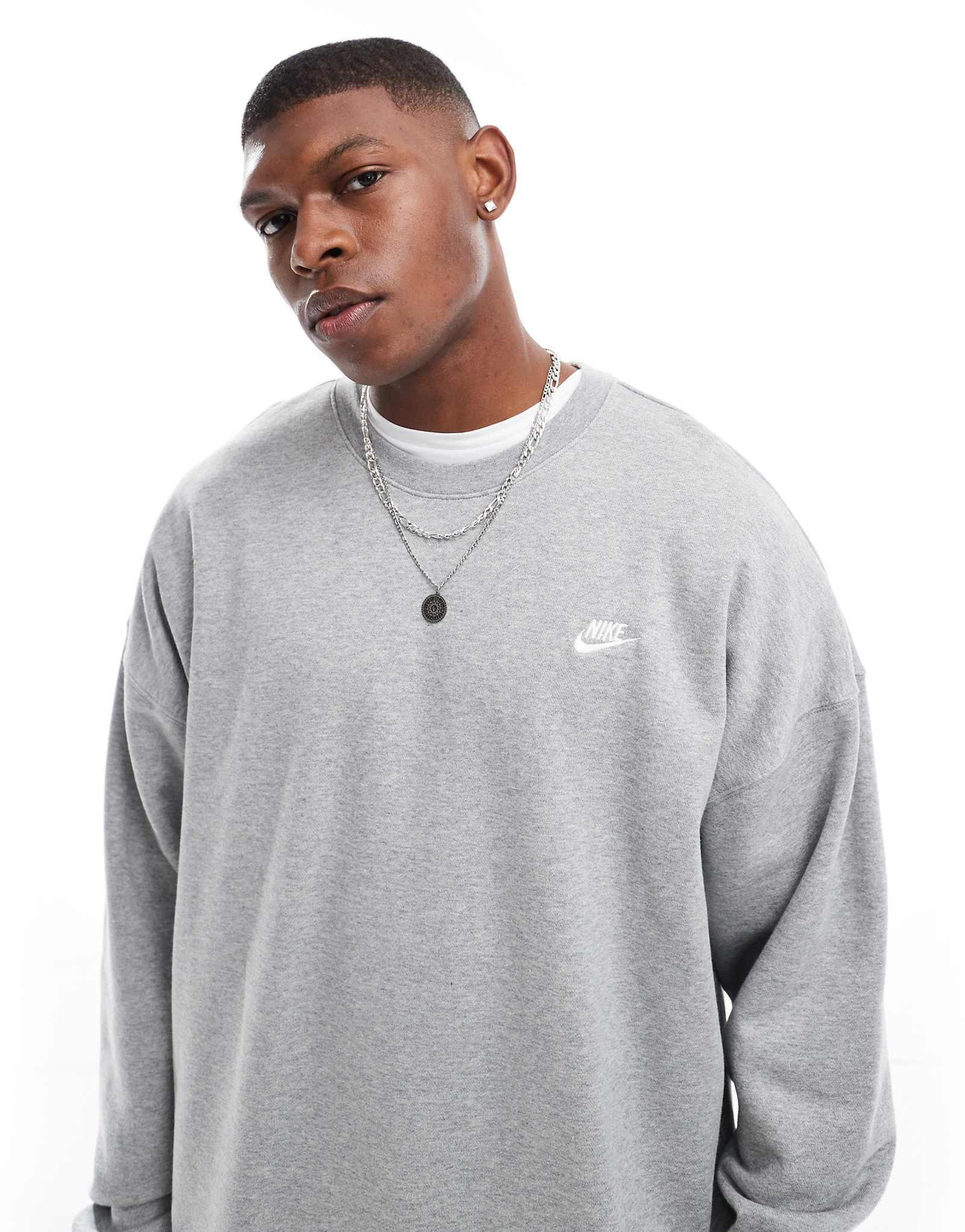 Толстовка Nike Club french terry oversize серого цвета 11390₽