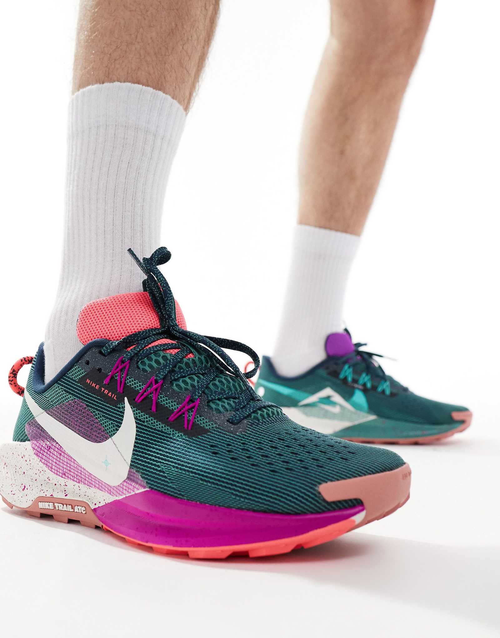 Кроссовки Nike Running ReactX Pegasus Trail 5 темно-синего и фиолетового цветов 22590₽