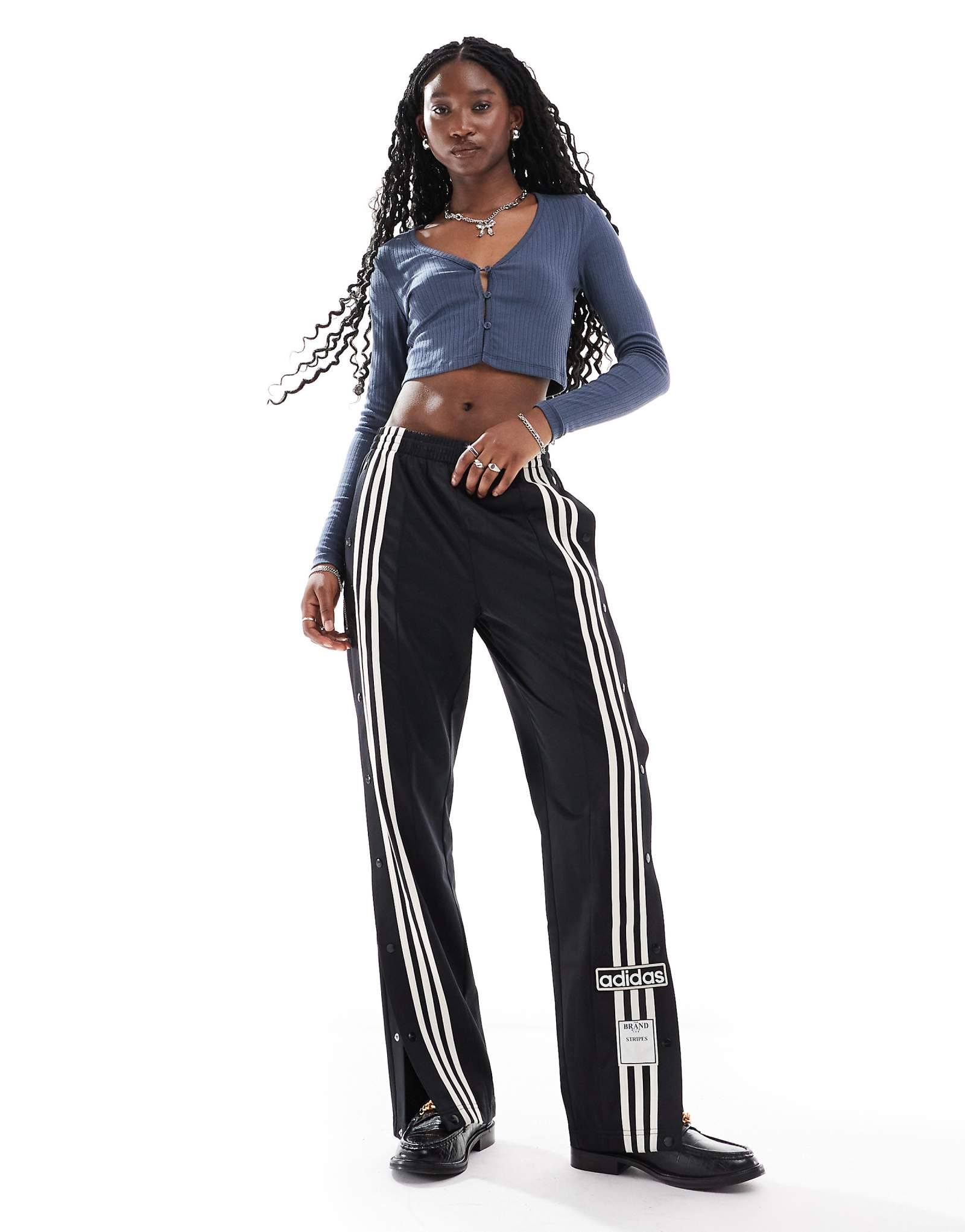 Гламурный вязаный укороченный приталенный кардиган в темно - 3490₽