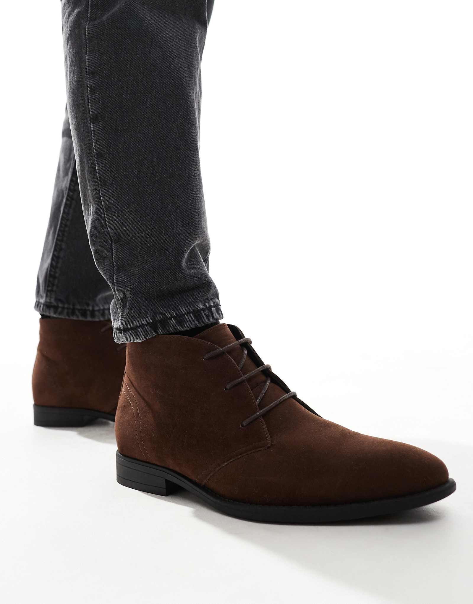 Коричневые ботинки chukka на шнуровке от ASOS DESIGN 3990₽