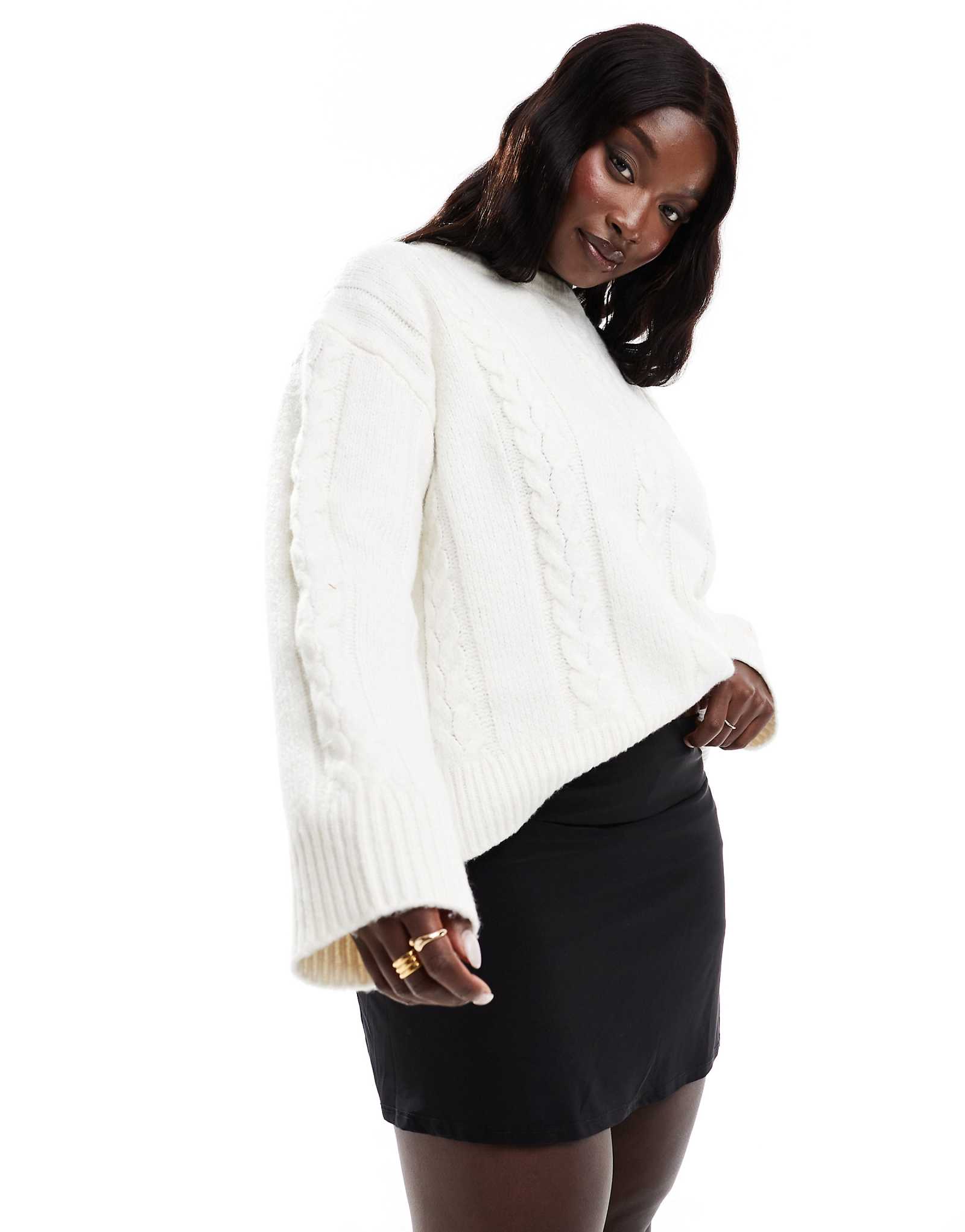 Модель ASOS DESIGN Curve mini skort черного цвета 3190₽