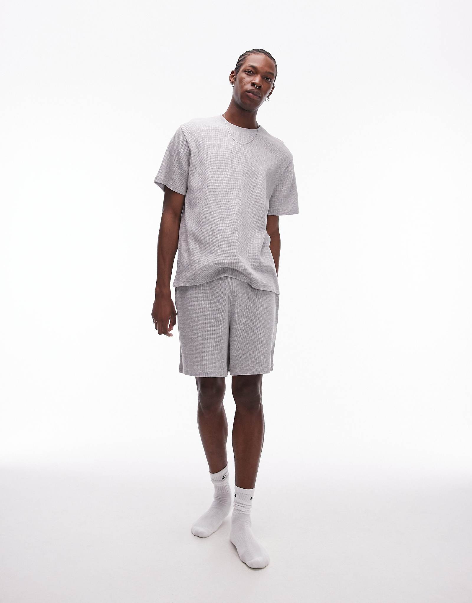Комплект из вафельных шорт и вафельной футболки Topman lounge светло-серого цвета 9790₽