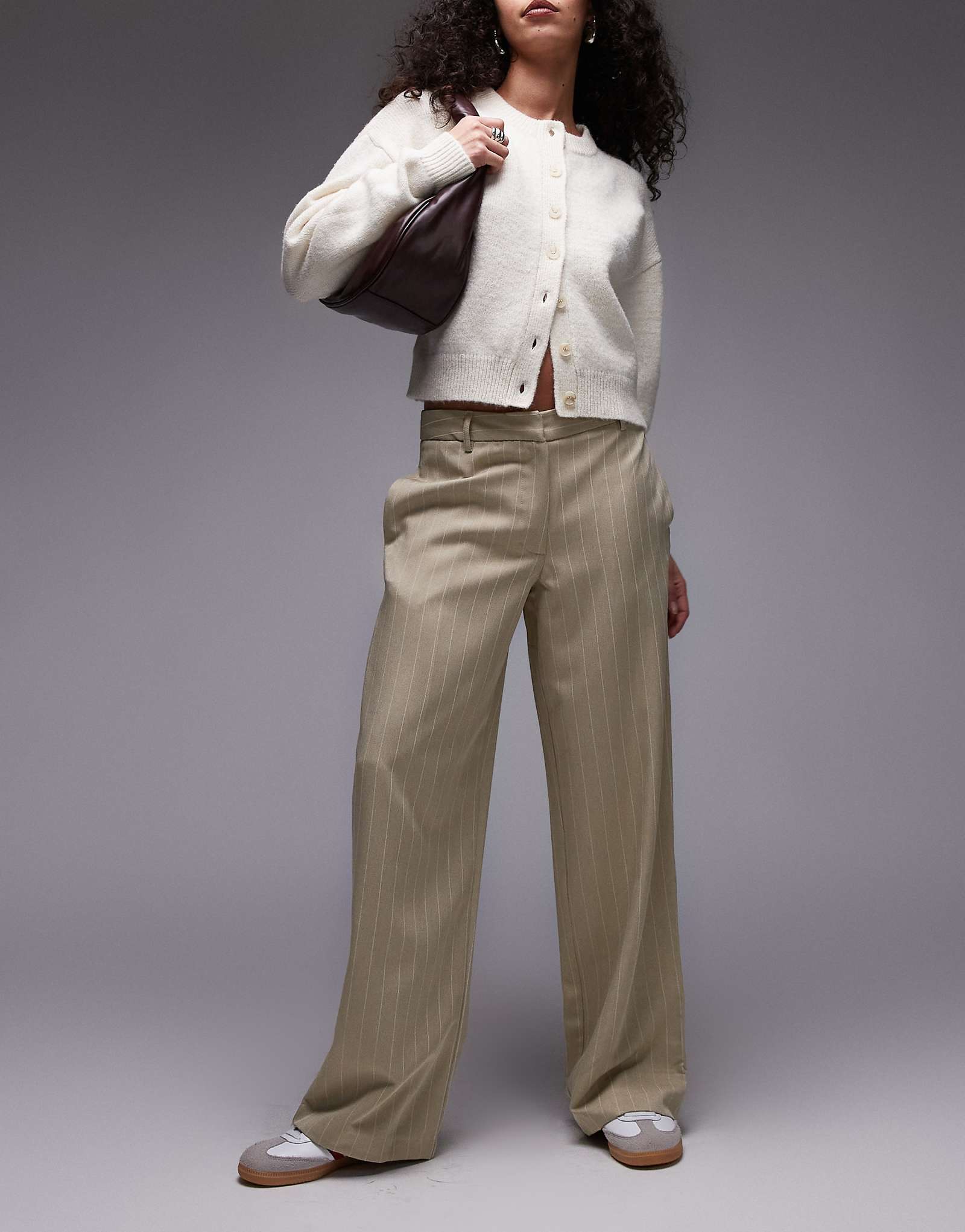 Брюки в полоску с низкой посадкой Topshop песочного цвета 4290₽