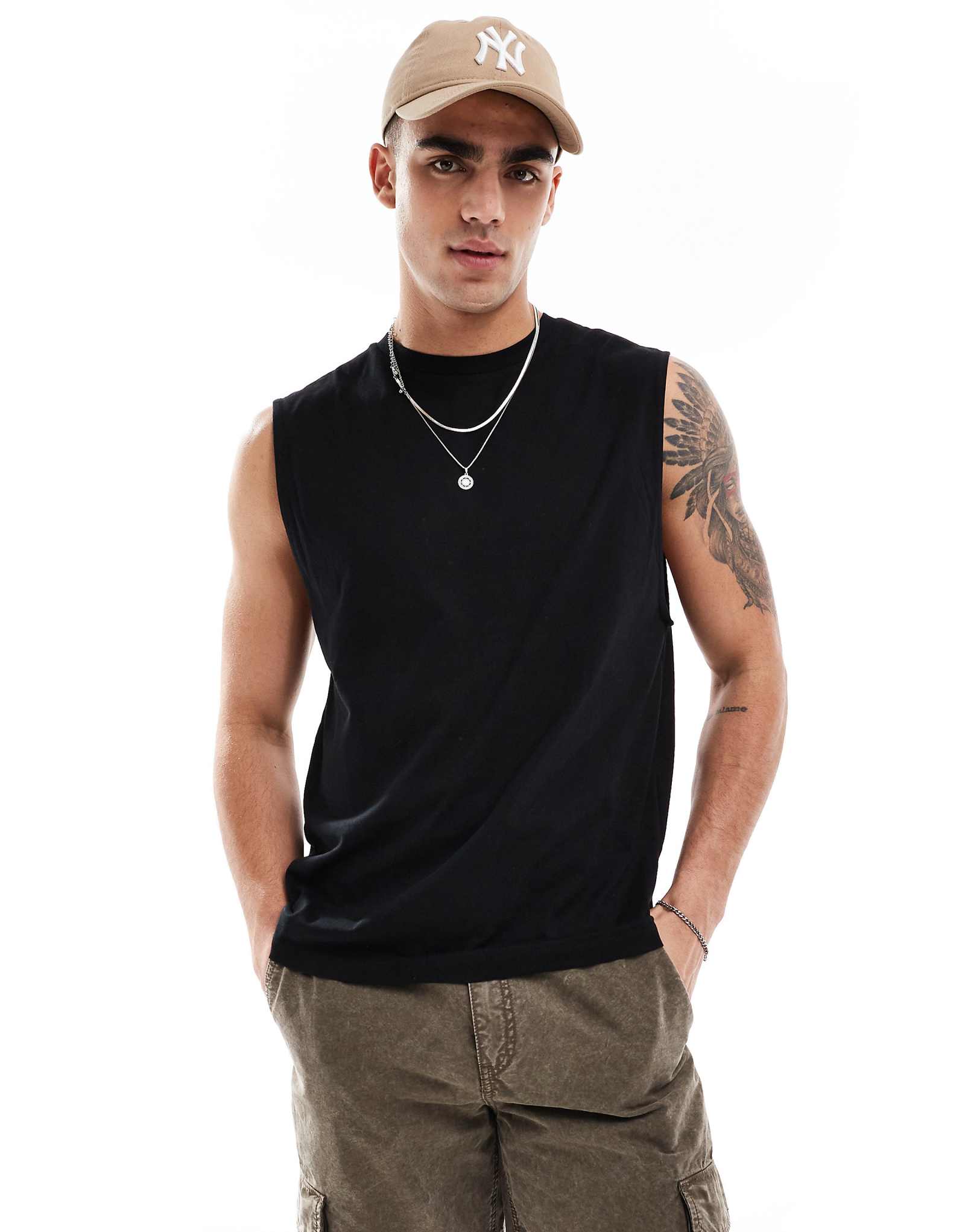 Облегающий топ на бретелях ADPT черного цвета 2590₽