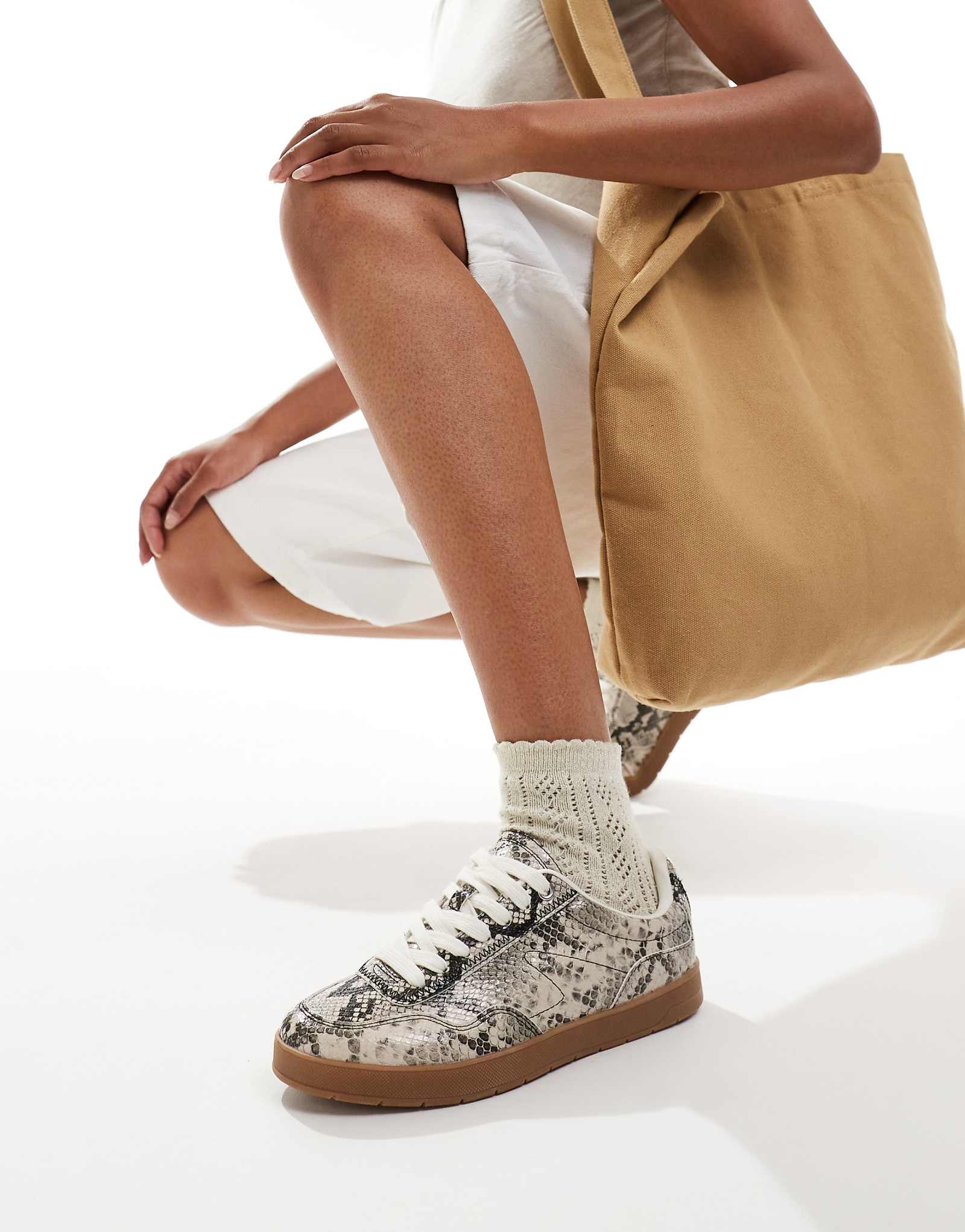 Кроссовки ASOS DESIGN Deuce в стиле ретро на змейке 4390₽