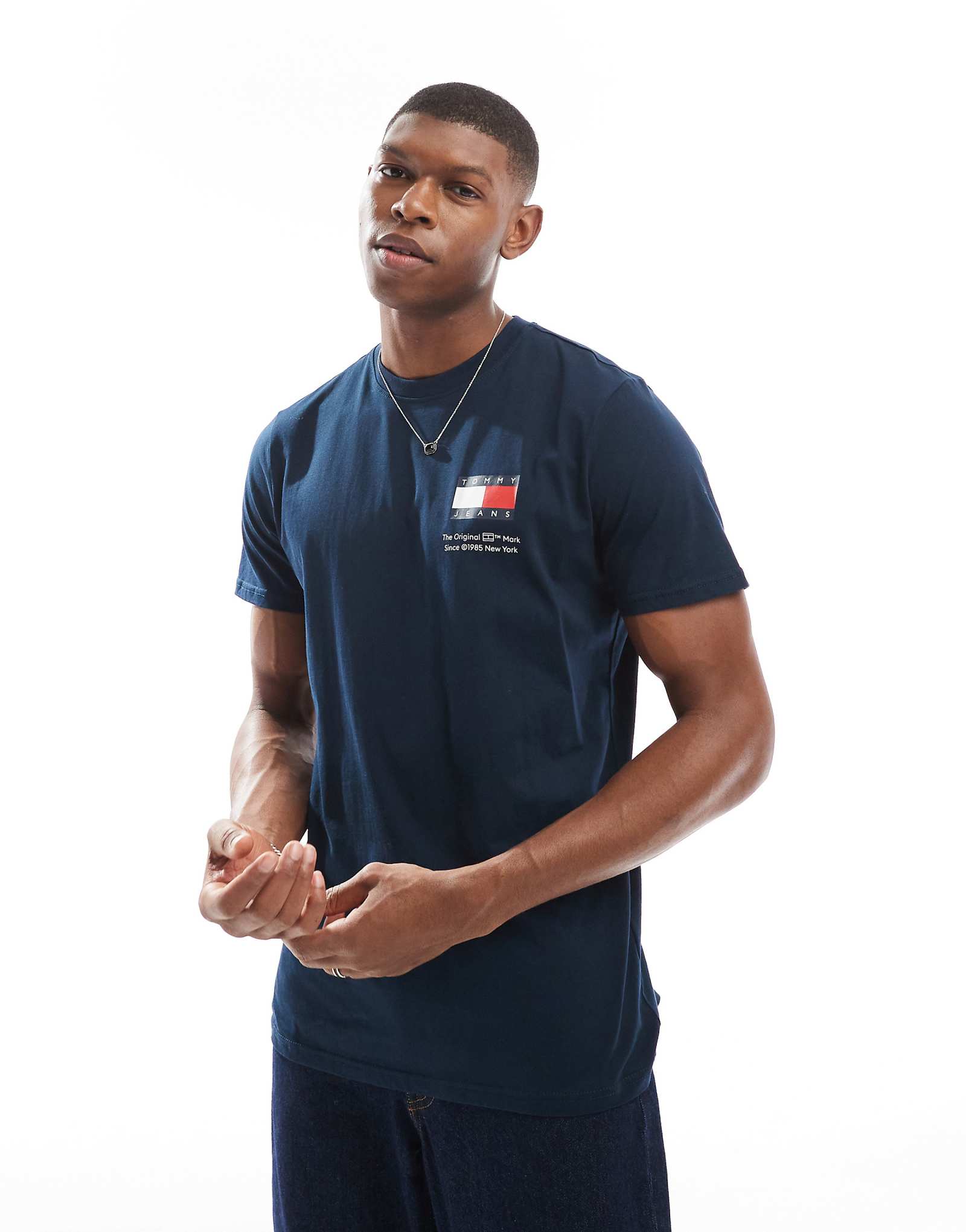 Футболка Tommy Jeans slim essential flag светло-голубого цвета 7590₽