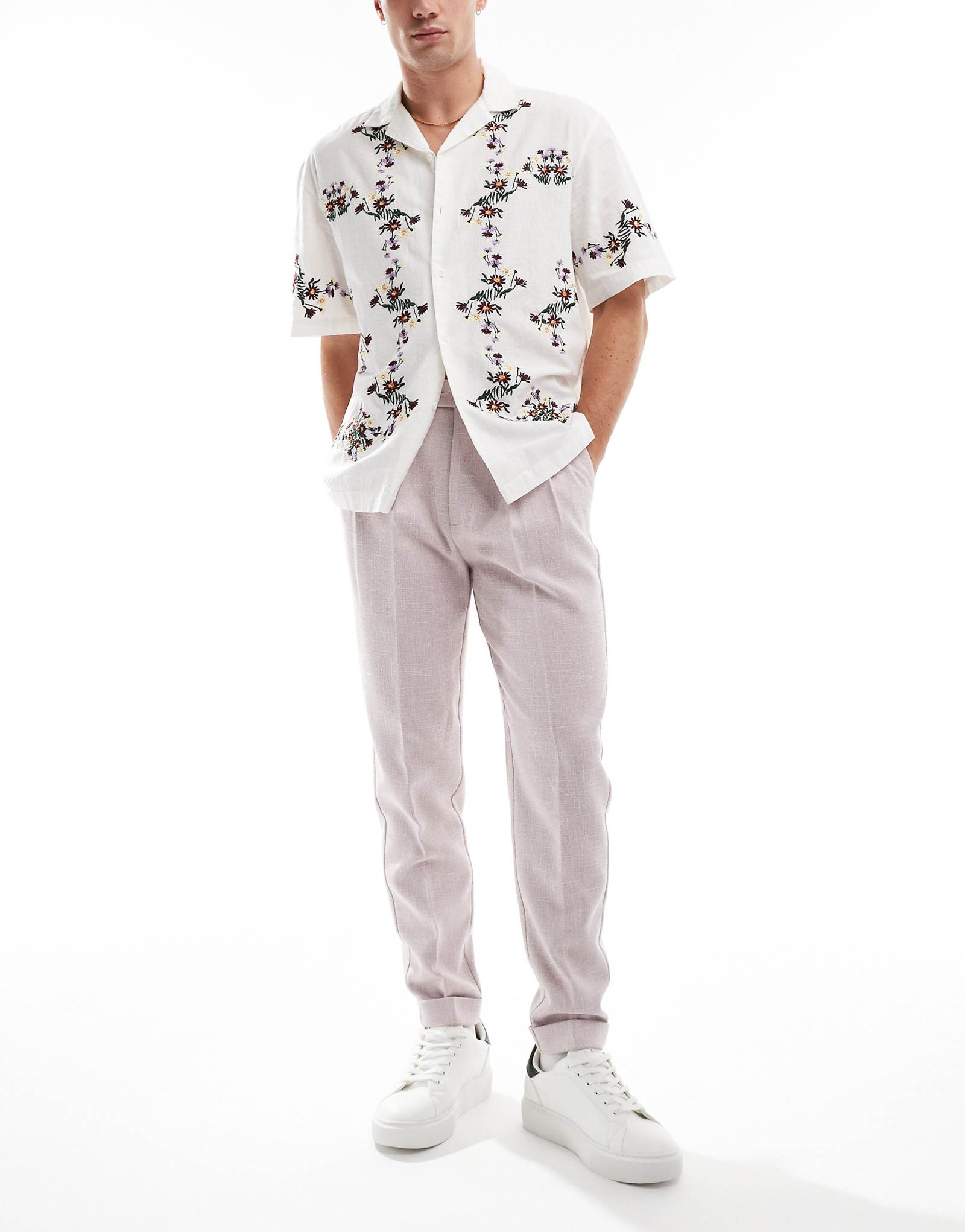 Дизайнерские зауженные брюки-чино с текстурой чиноса ASOS DESIGN пыльно-розового цвета 3090₽