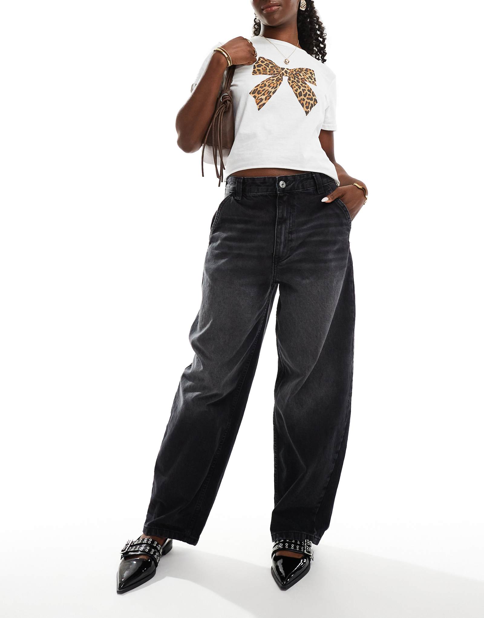 Черные джинсы Bershka 10590₽