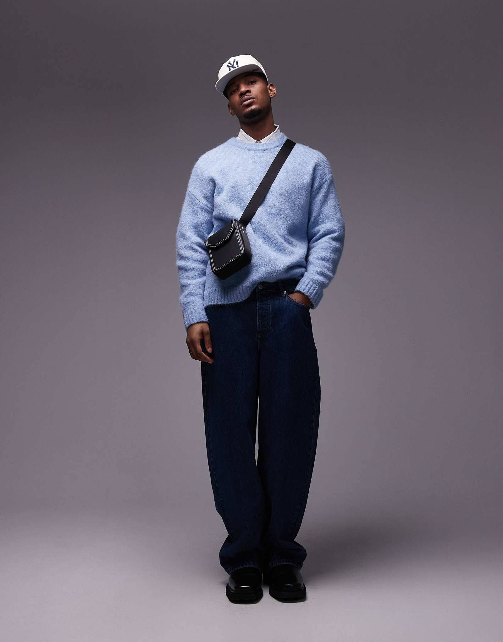 Свитер свободного кроя Topman светло-голубого цвета 9190₽