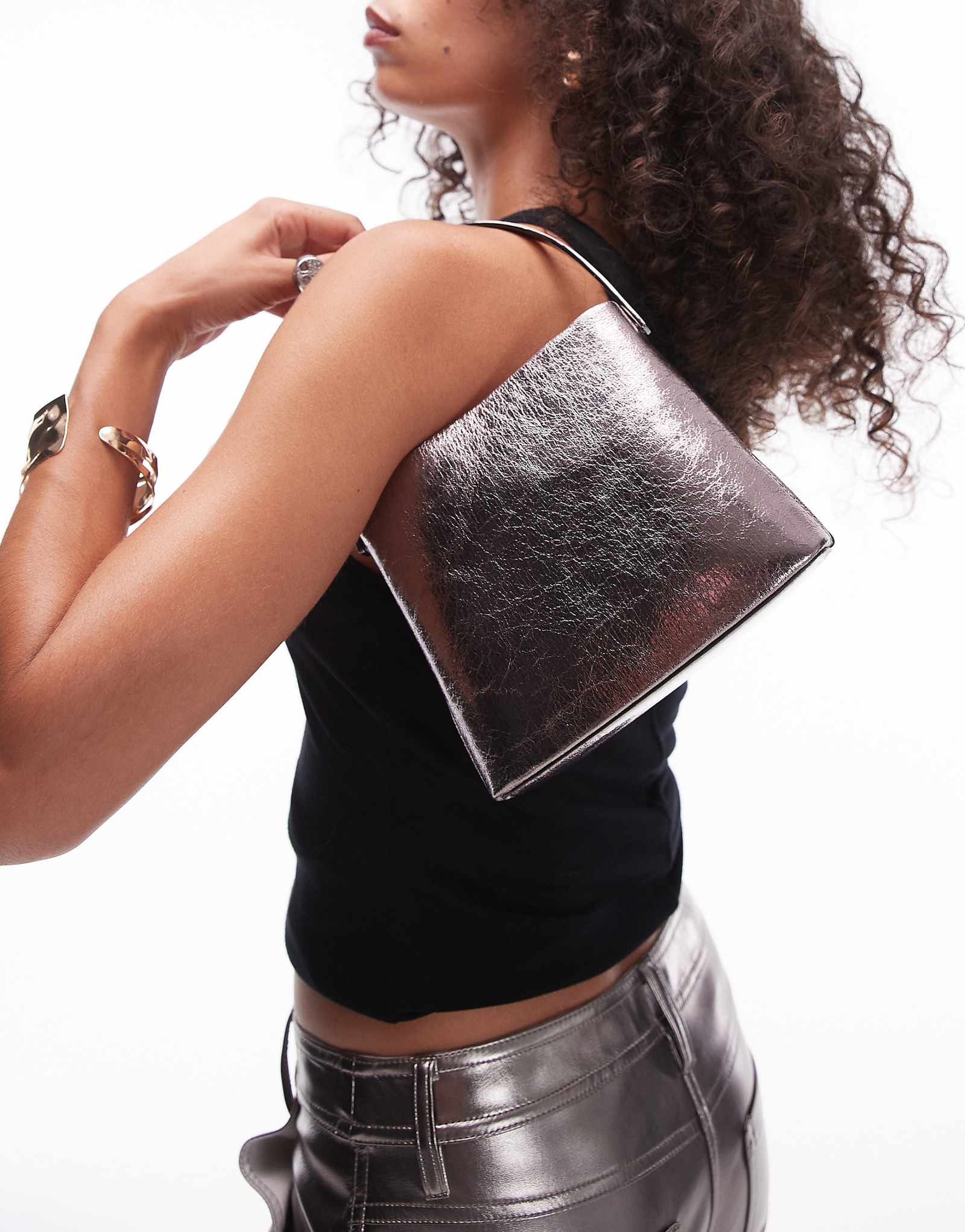 Мини-сумка Topshop Gretel с металлической ручкой в оловянной оправе 5990₽