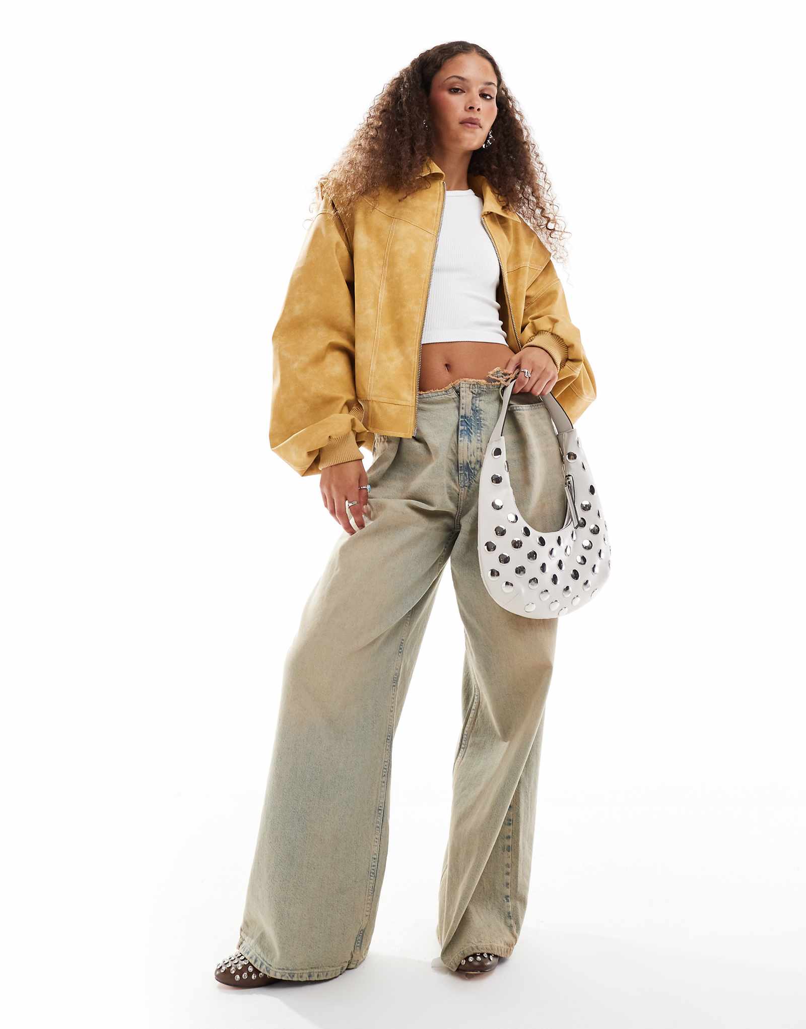 Куртка-бомбер из кожи львицы желтого цвета 20690₽