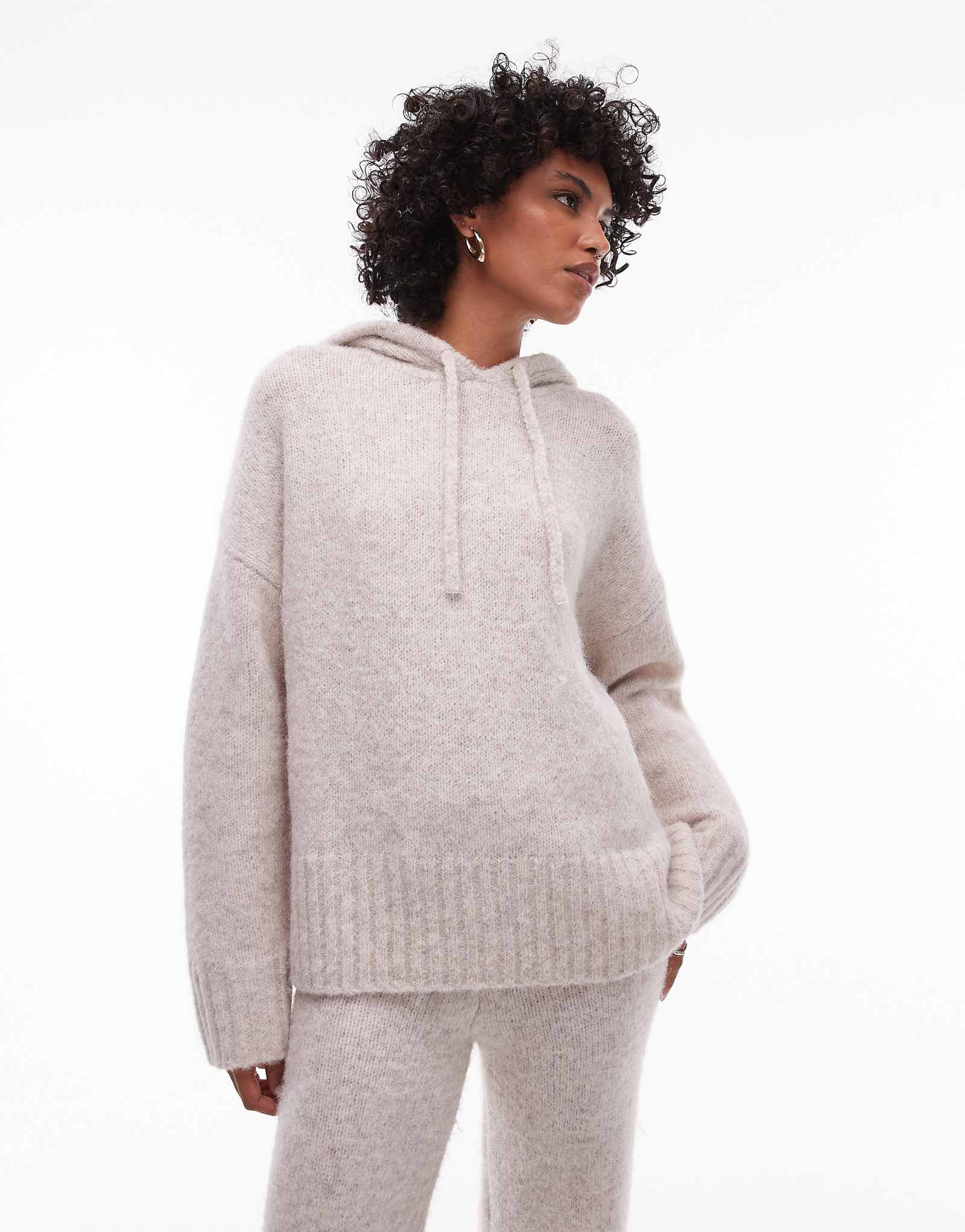 Пушистая толстовка Topshop с капюшоном из овса - часть комплекта 17390₽