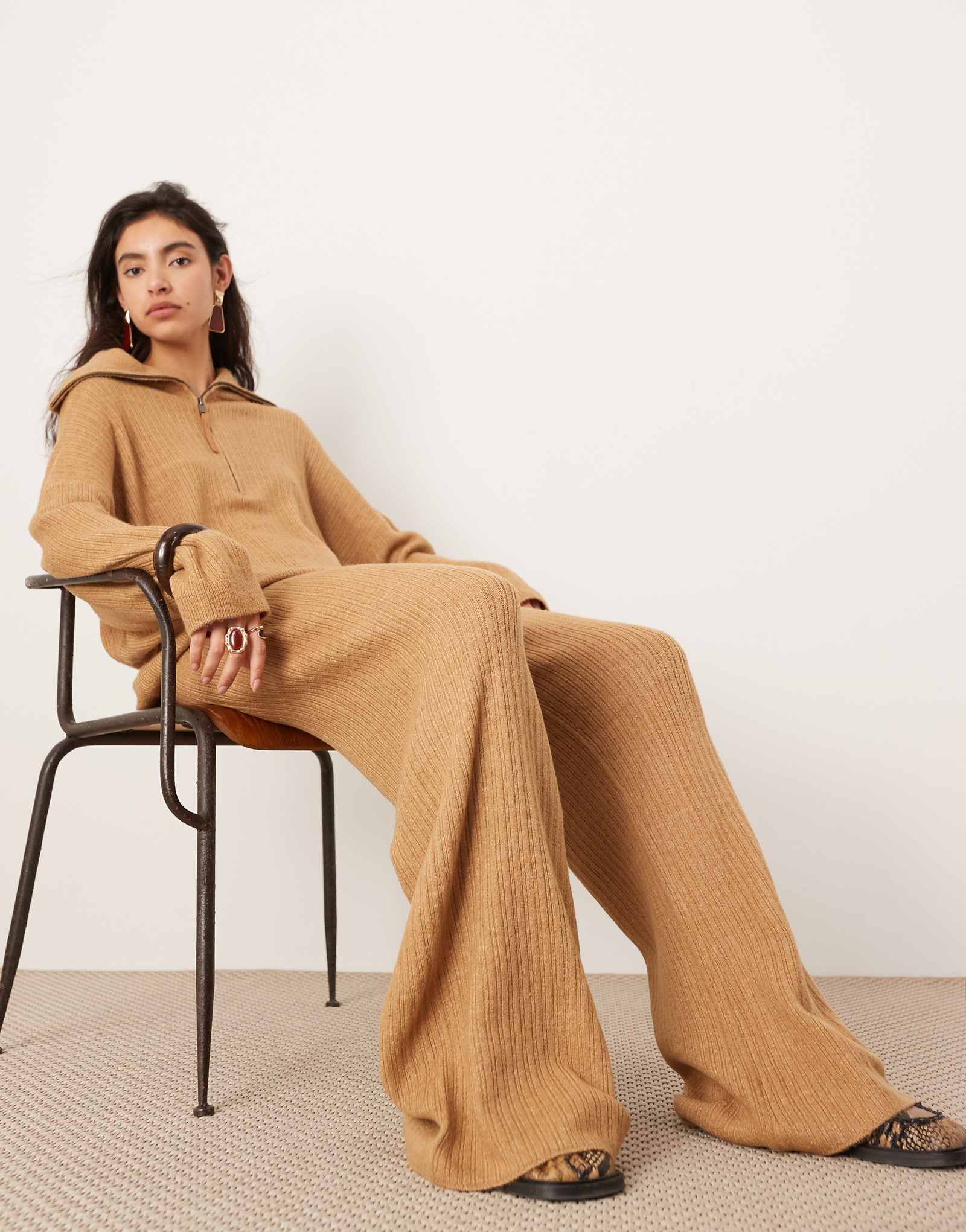 Трикотажные широкие брюки в рубчик от ASOS EDITION из верблюжьей ткани 5290₽