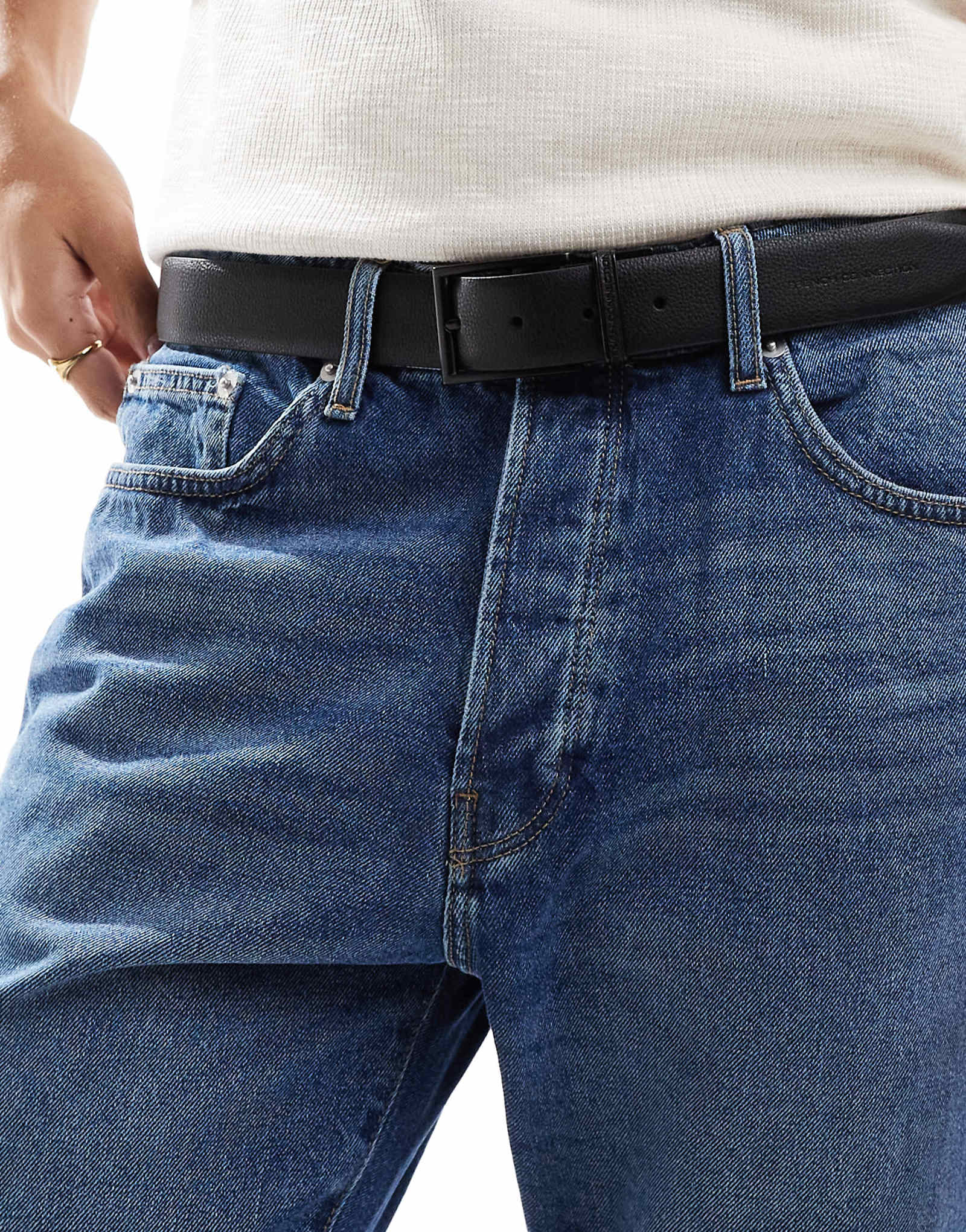 Кожаный ремень French Connection с реверсивной квадратной пряжкой черногокоричневого цвета 4390₽