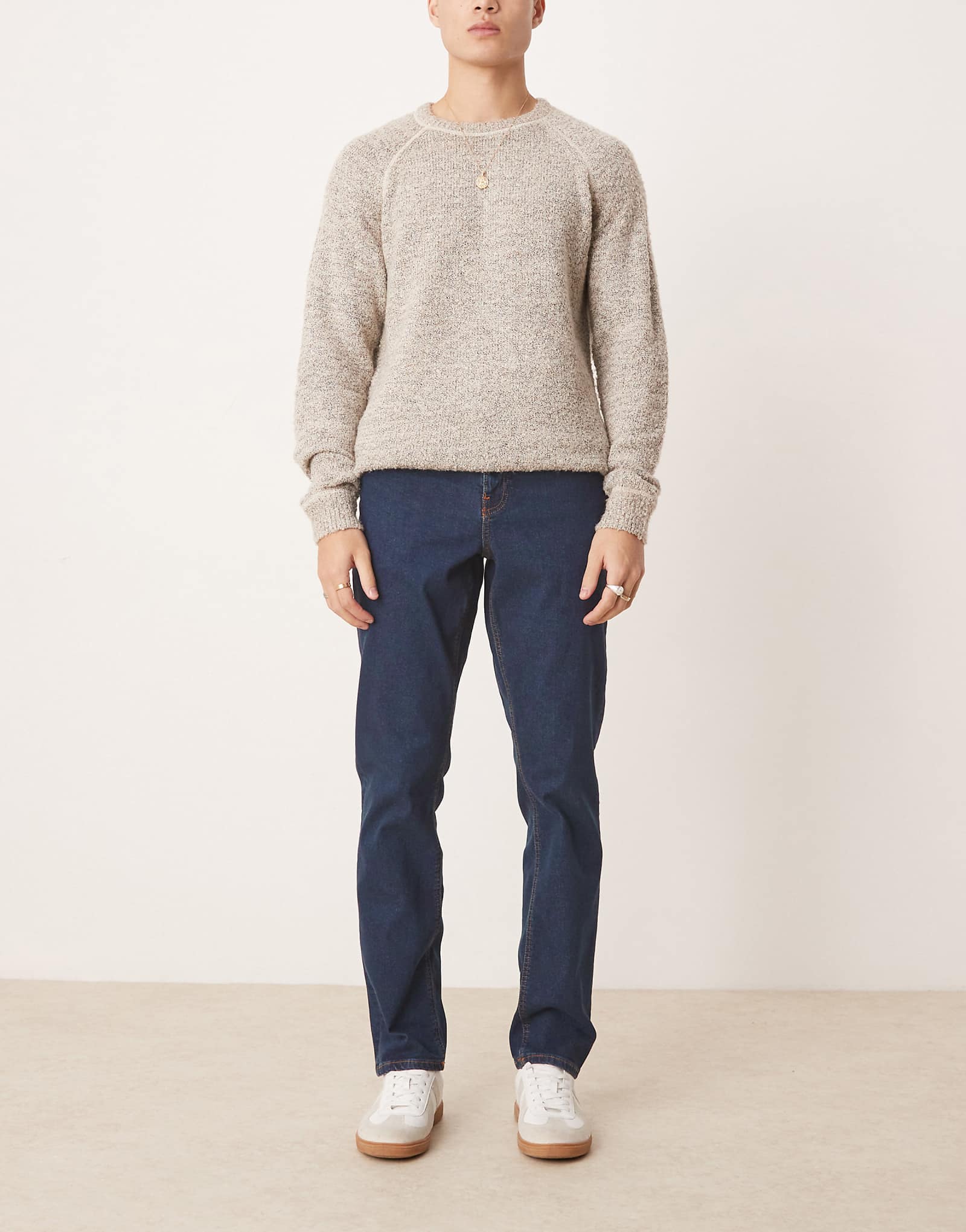 Зауженные джинсы-стрейч ASOS DESIGN цвета индиго 4890₽