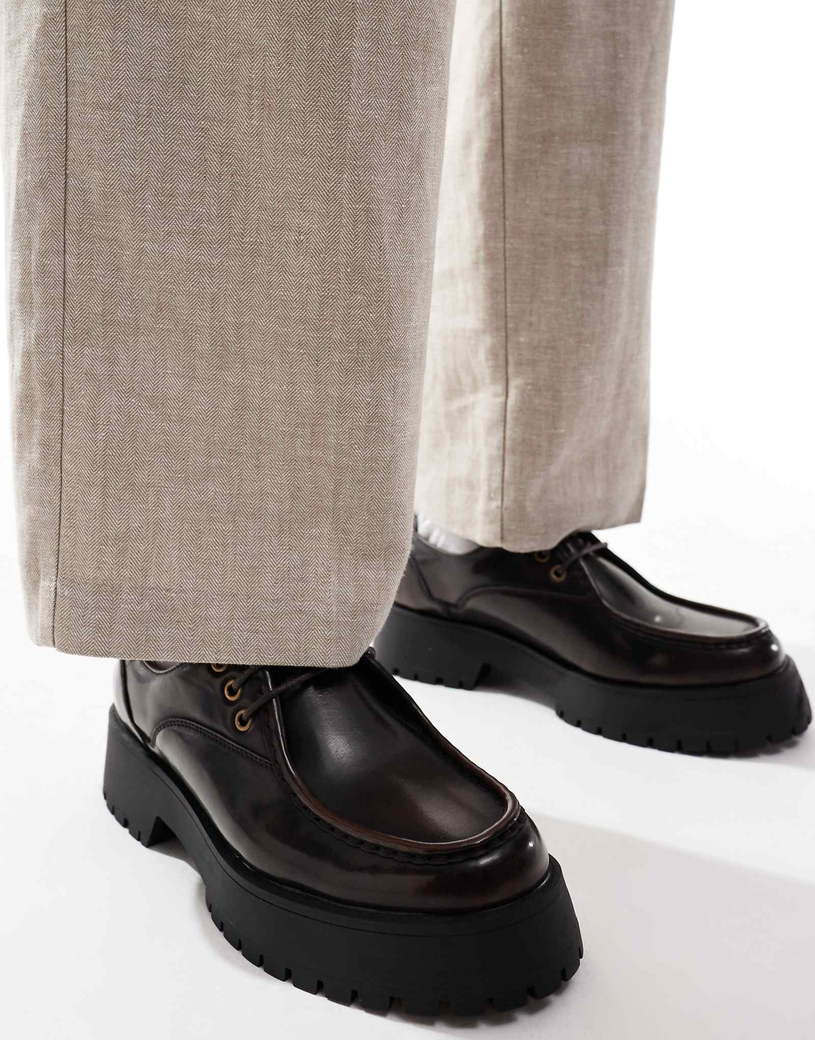 Дизайнерские ботинки ASOS на толстой шнуровке темно-коричневого цвета 10090₽