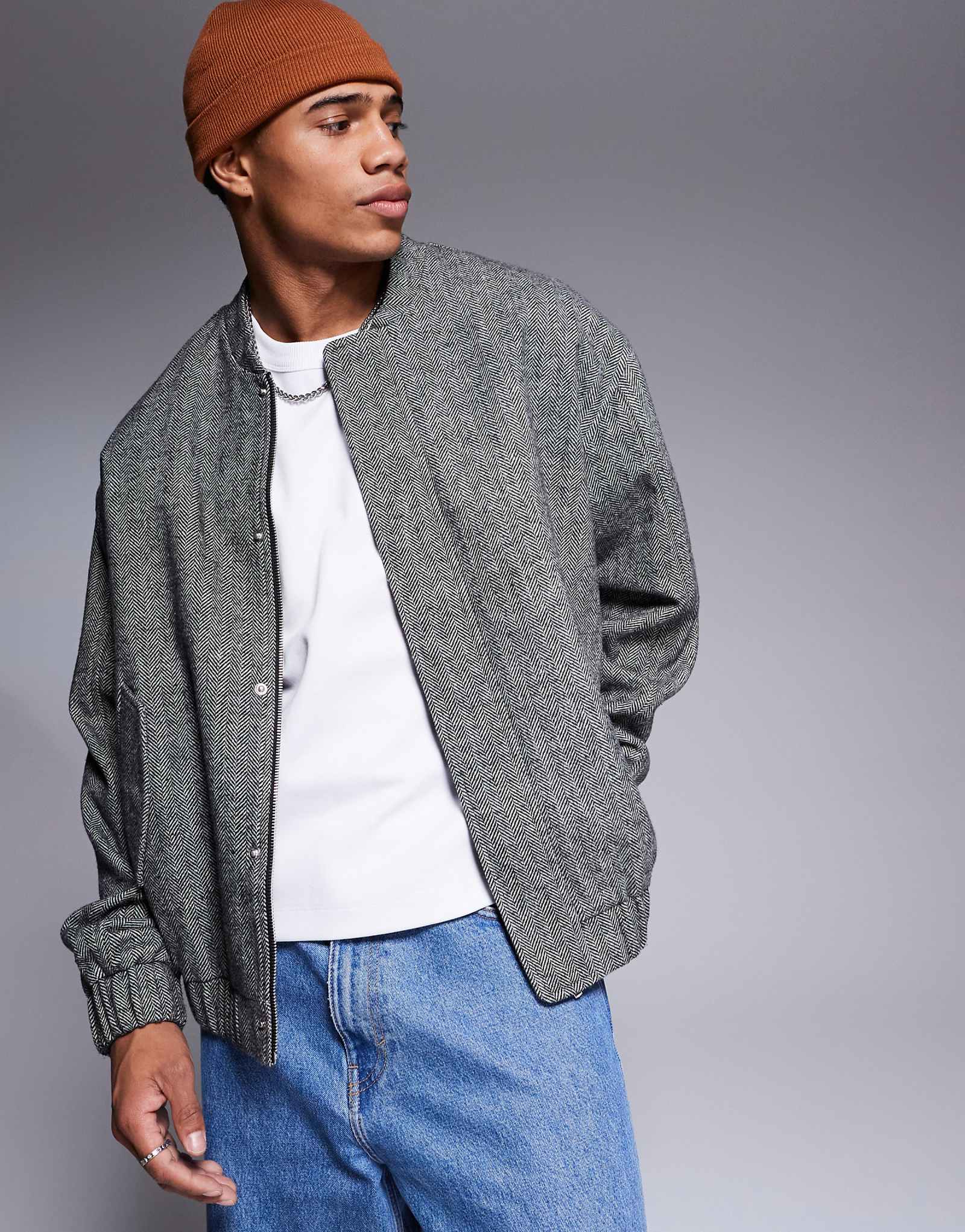 ДИЗАЙНЕРСКАЯ шерстяная куртка-бомбер оверсайз в елочку от ASOS DESIGN черного цвета 4790₽