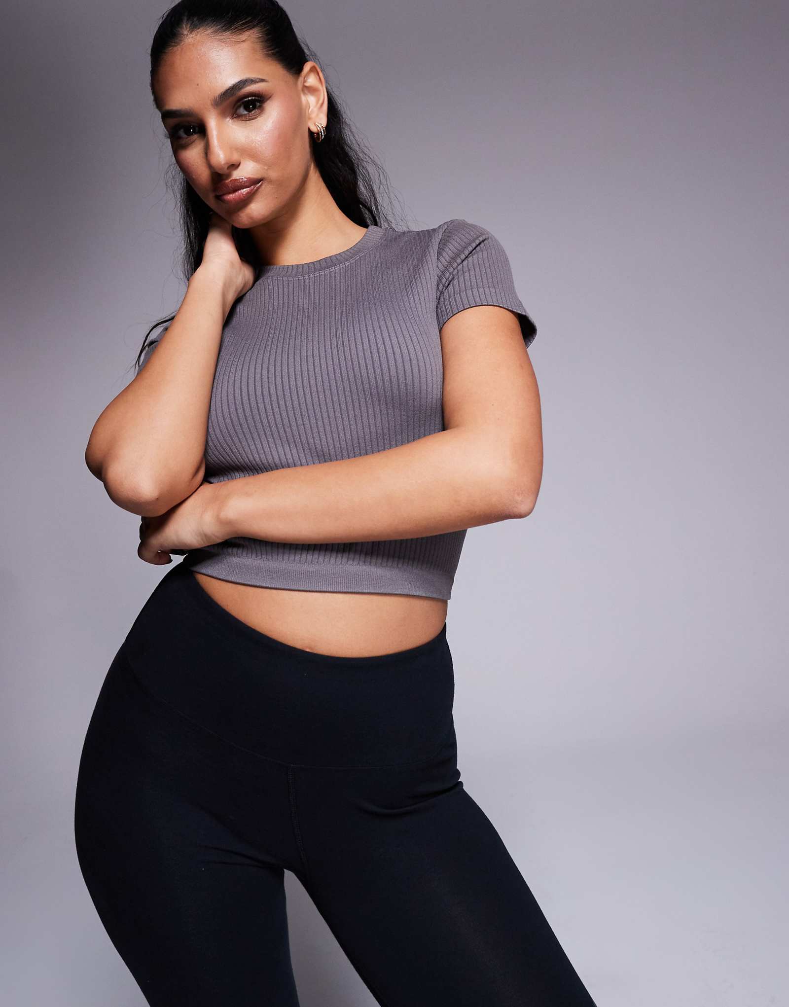 ASOS 4505 Icon - бесшовная детская футболка rib performance стального серого цвета 2090₽