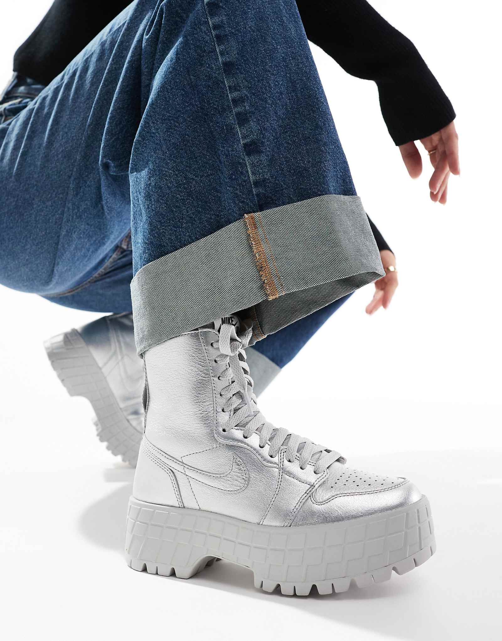 Кроссовки Nike Air Jordan 1 Brooklyn серебристо-серого цвета 25290₽