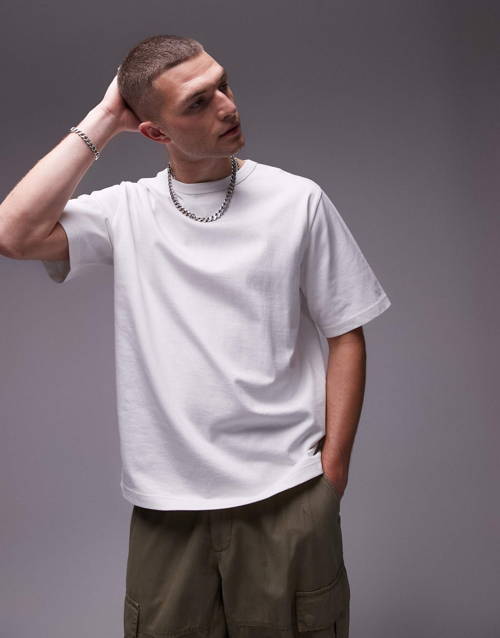 Белая футболка оверсайз из джерси ARKET heavyweight jersey 6790₽
