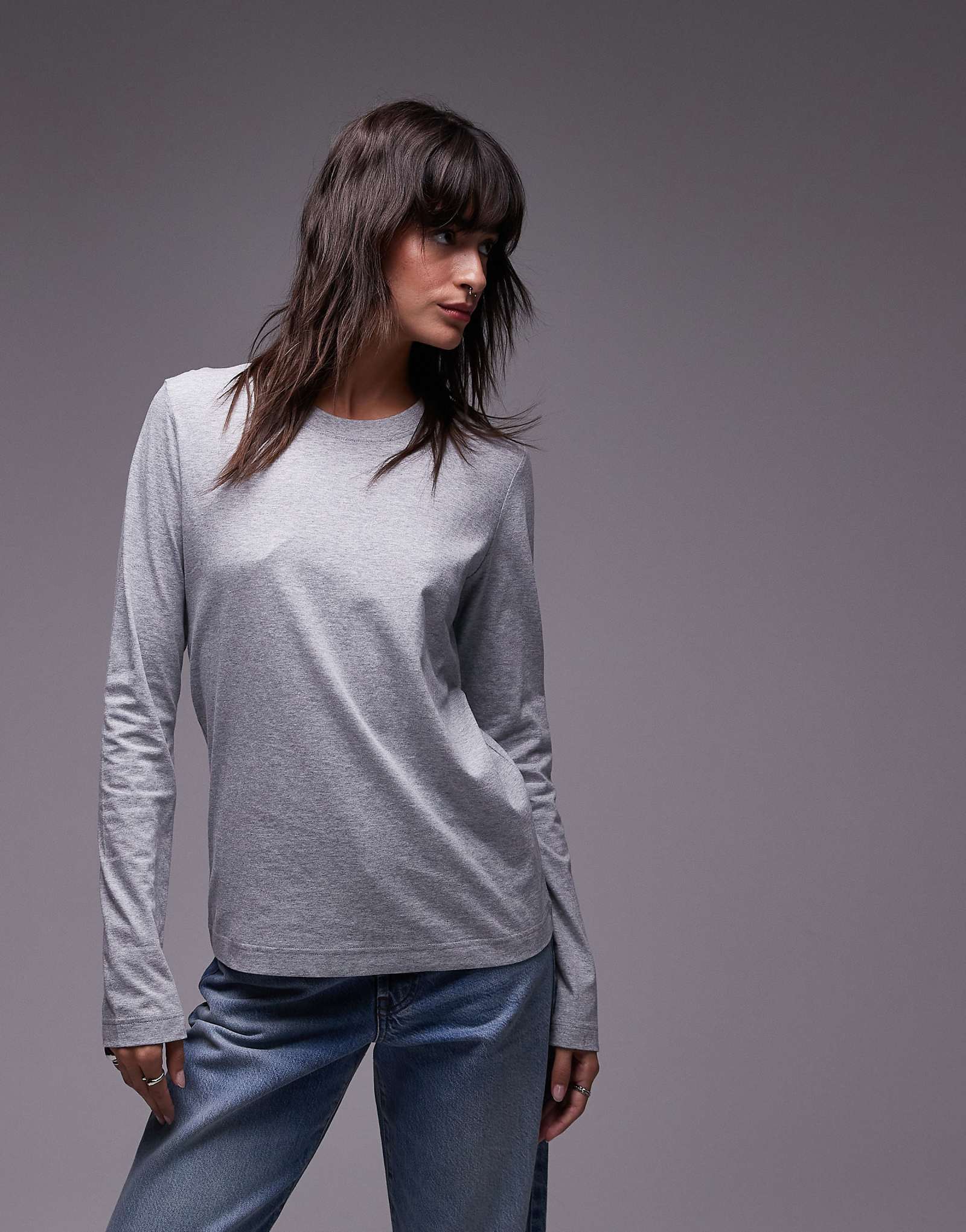 Футболка ARKET с длинным рукавом вересково-серого цвета 5490₽