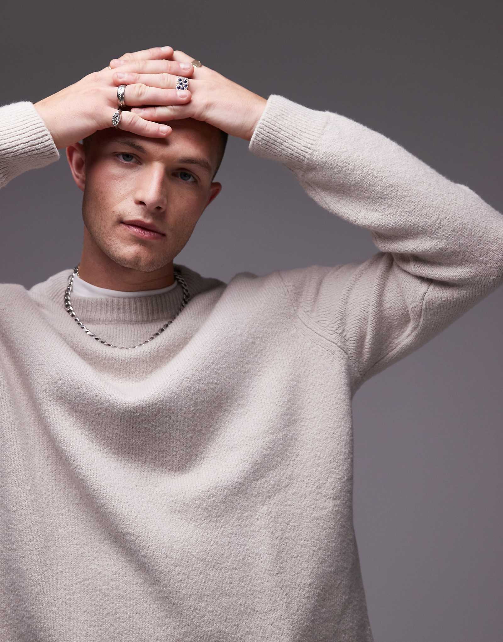 Бежевый вязаный свитер с круглым вырезом АРКЕТ 18090₽