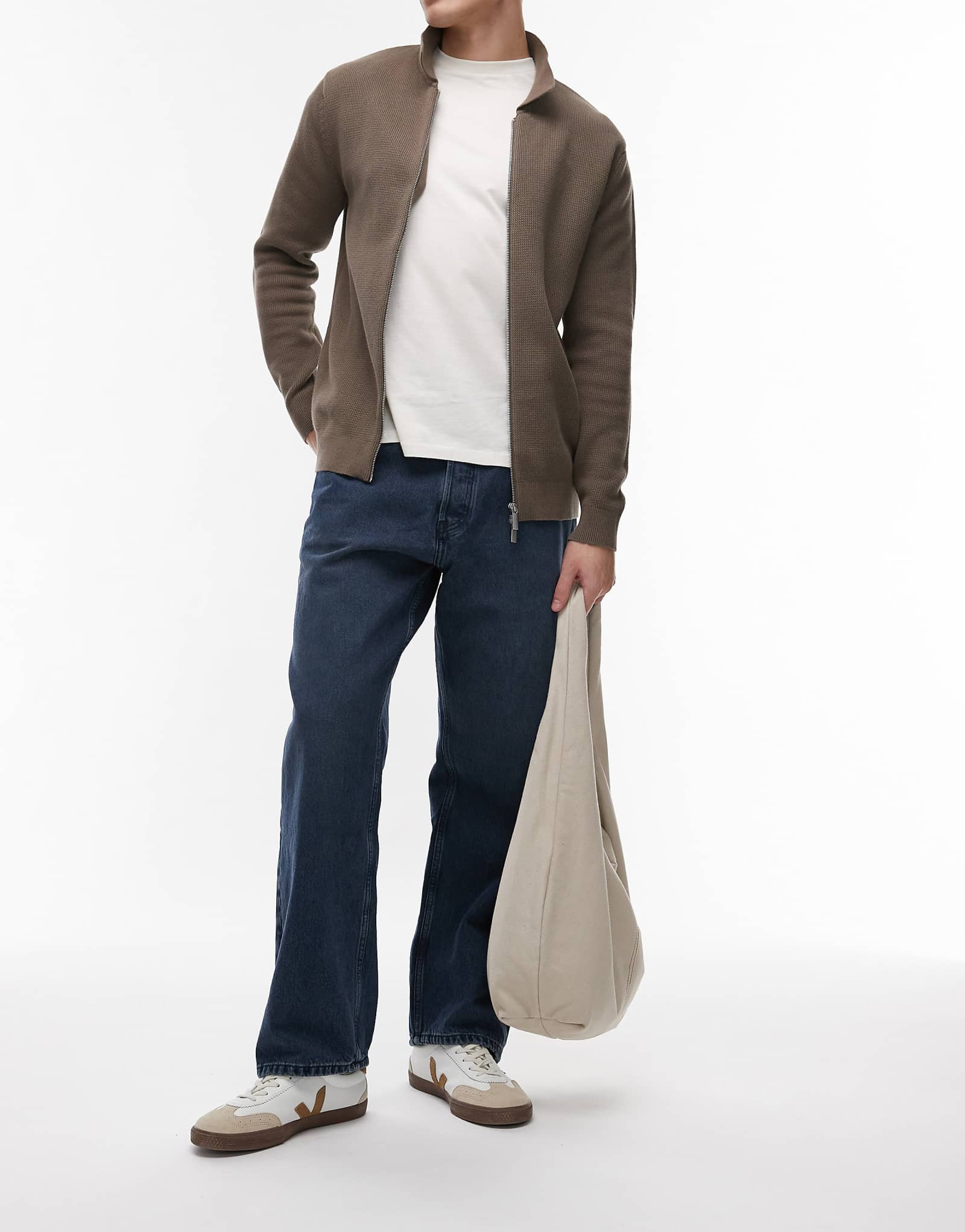 Мешковатые широкие джинсы ARKET Mist с низкой посадкой серо синего цвета 14390₽