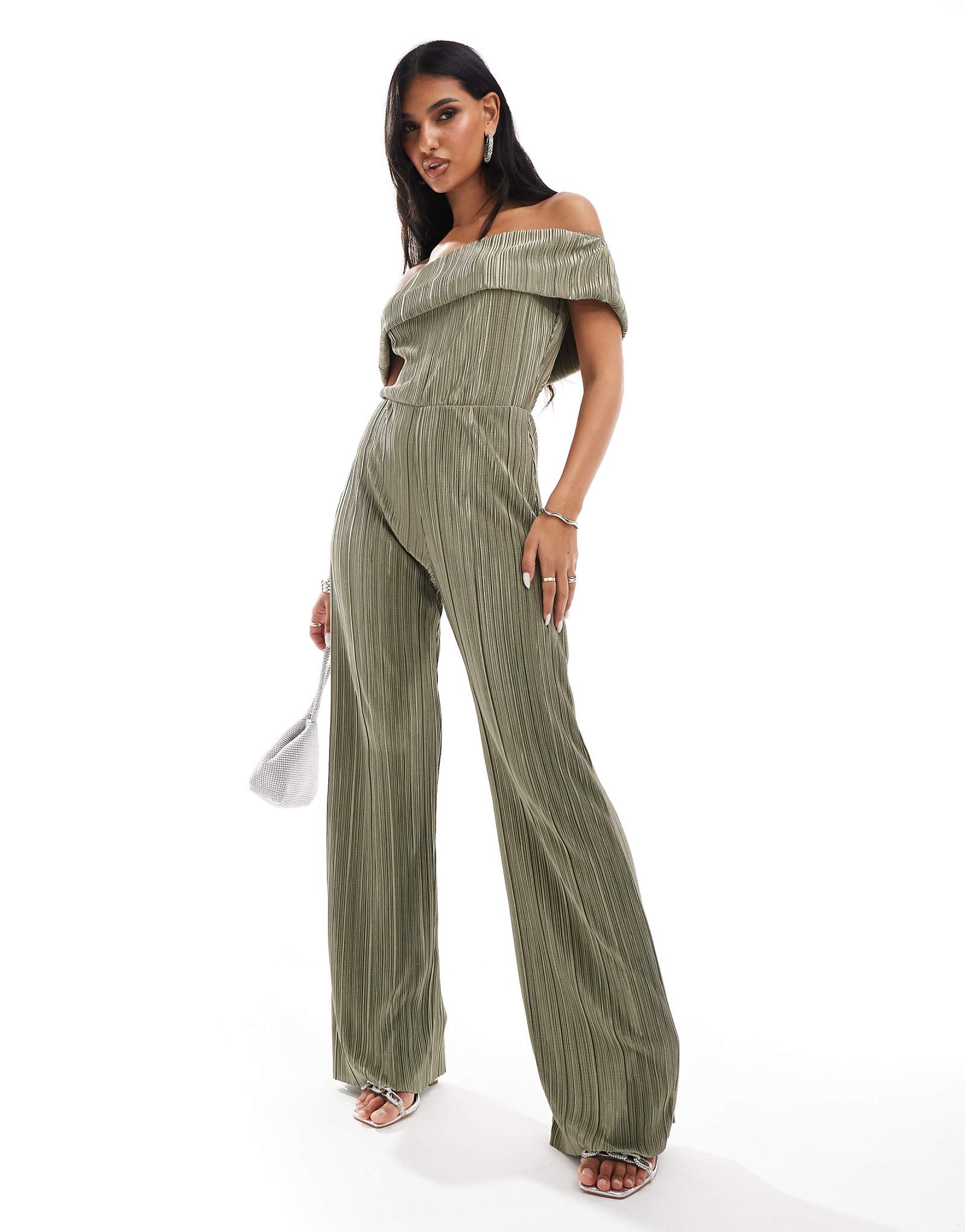 Комбинезон с широкими штанинами от ASOS DESIGN plisse bardot цвета хаки 6190₽