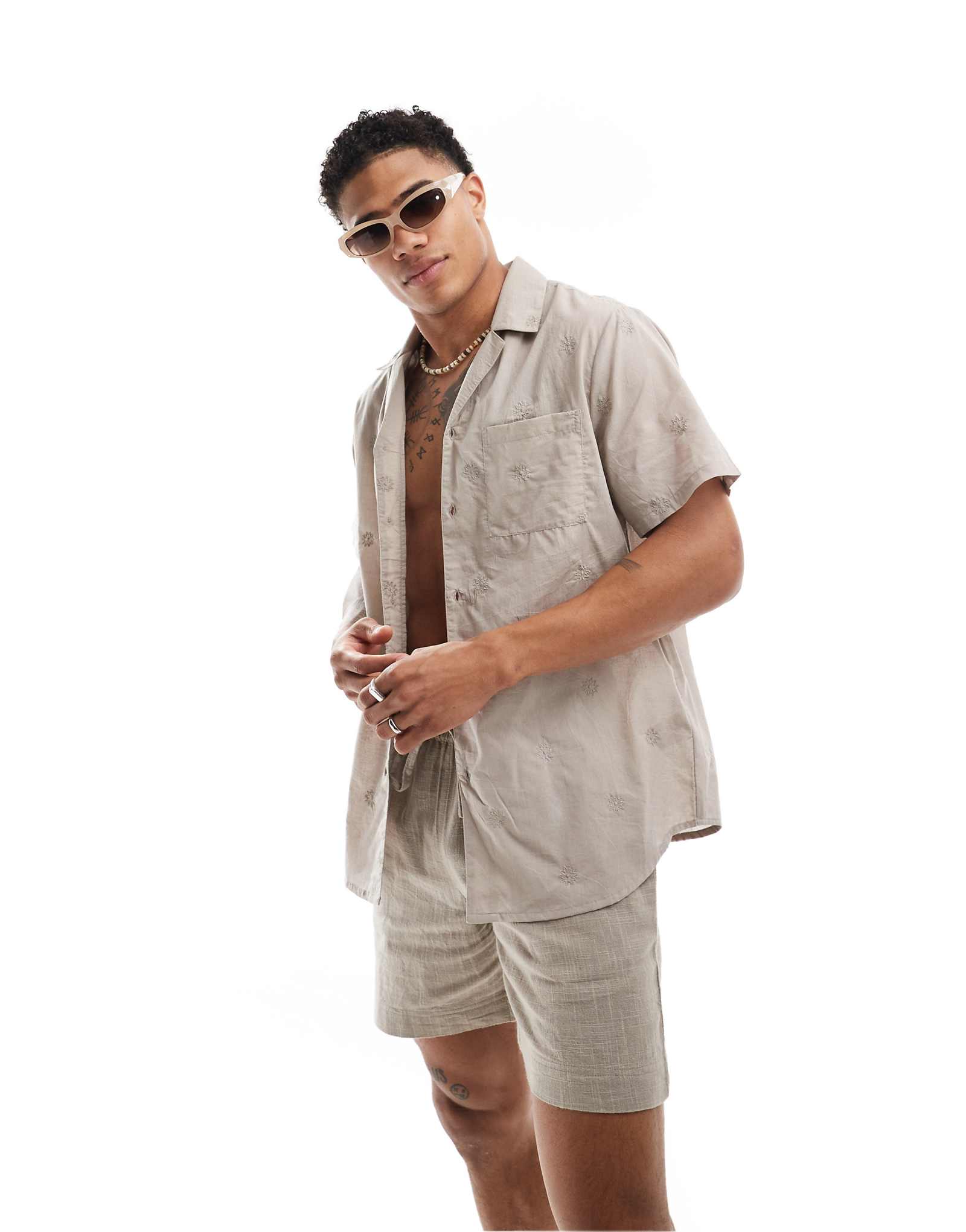 Бежевая пляжная рубашка с коротким рукавом и принтом South Beach 6090₽