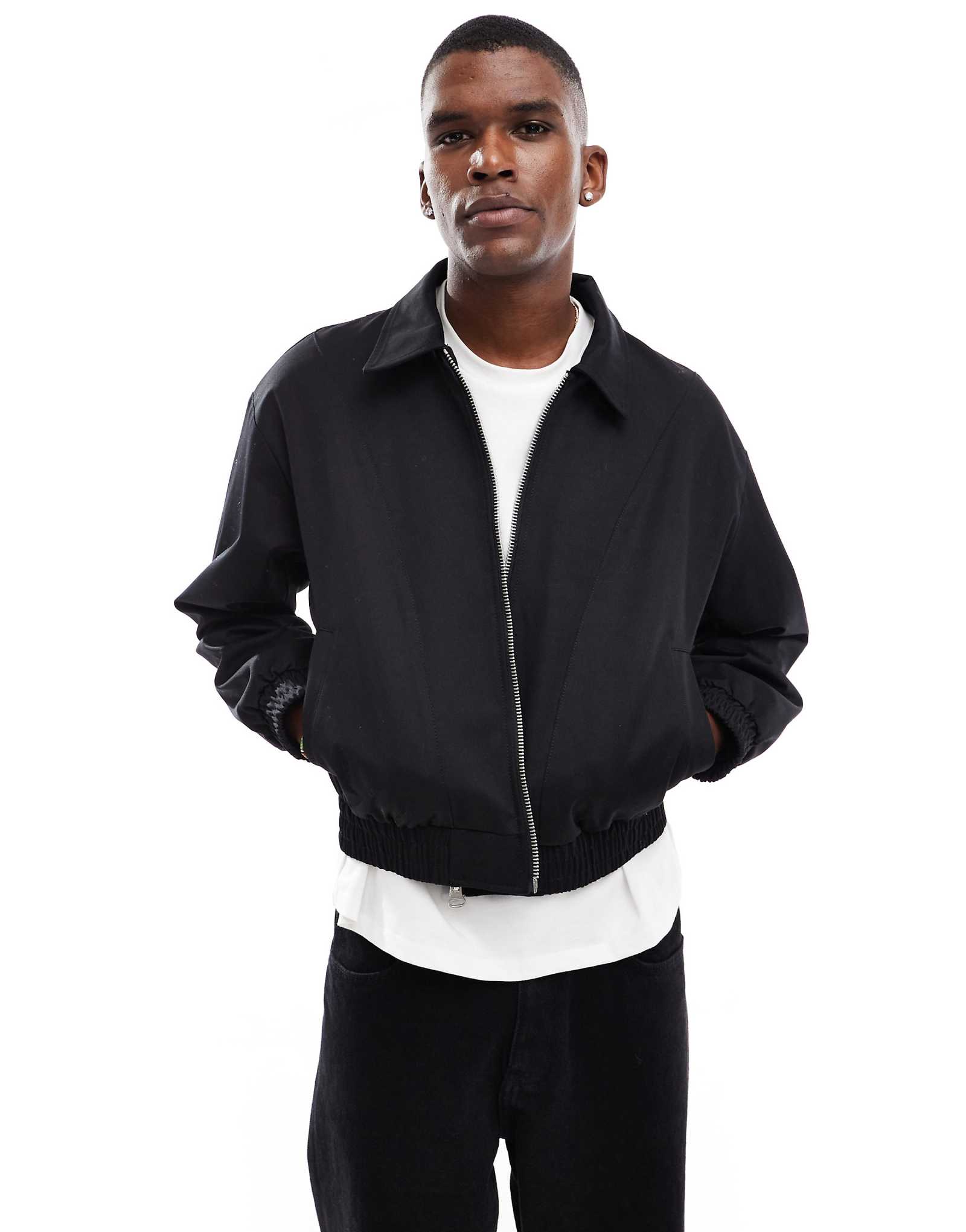 Укороченный жакет из хлопка Pull-Bear черного цвета 8390₽