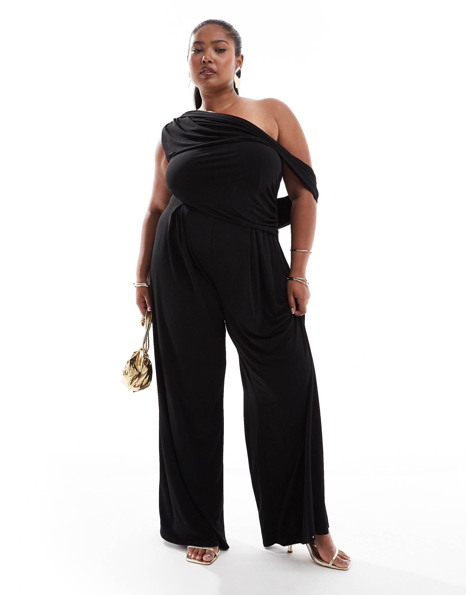 Комбинезон ASOS DESIGN Curve со спадающими плечами и широкими штанинами черного цвета 3790₽