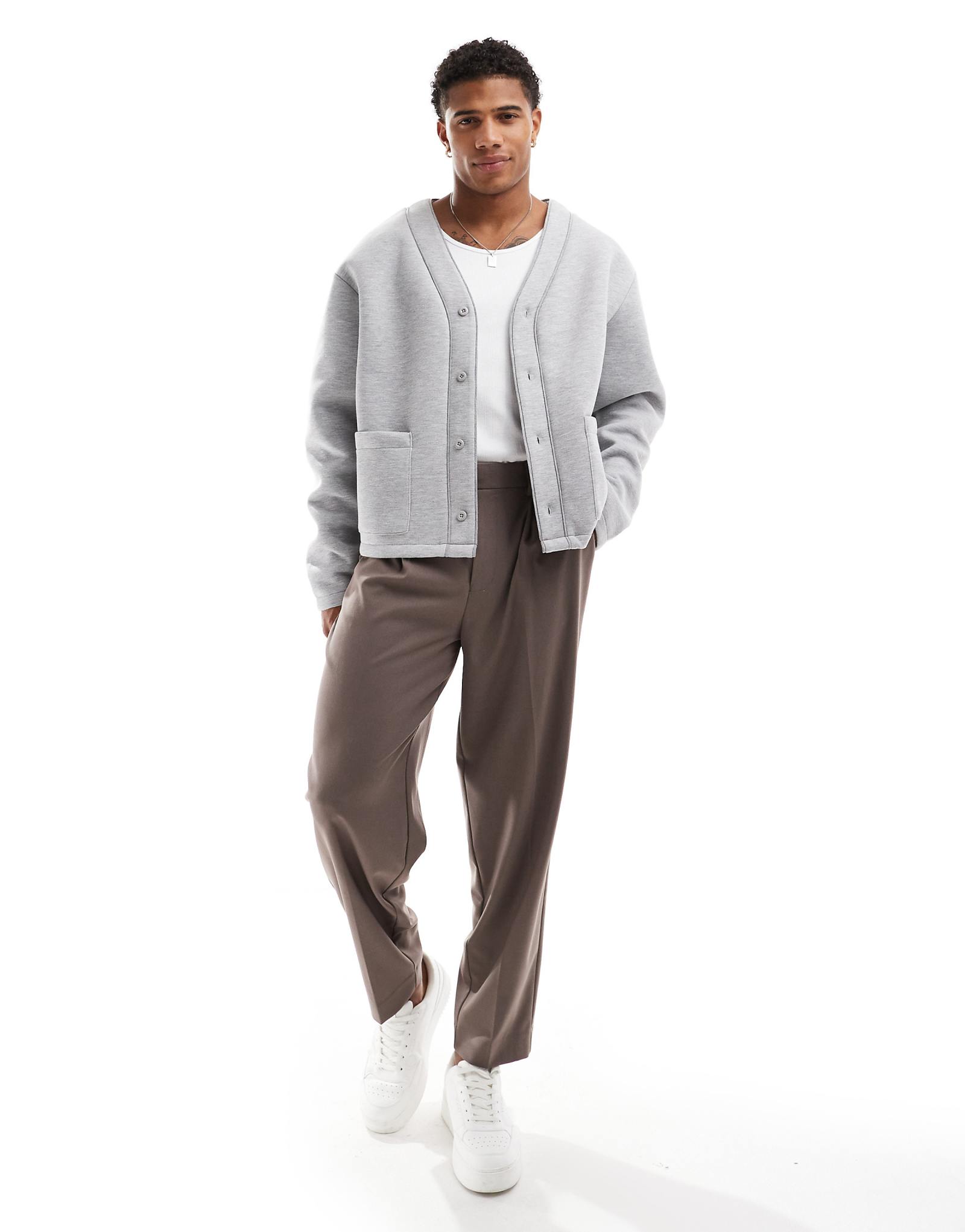 ДИЗАЙНЕРСКИЙ кардиган оверсайз с V-образным вырезом ASOS DESIGN серого цвета 6990₽