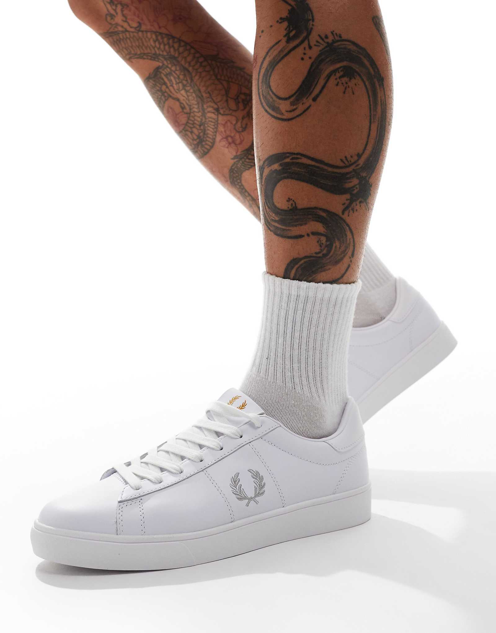 Кожаные кроссовки Fred Perry spencer темно-белого и синего цветов 21290₽