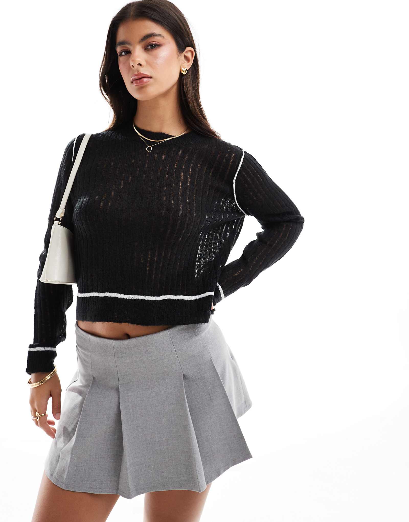 Прозрачный вязаный свитер Miss Selfridge черного цвета с контрастными деталями 4990₽