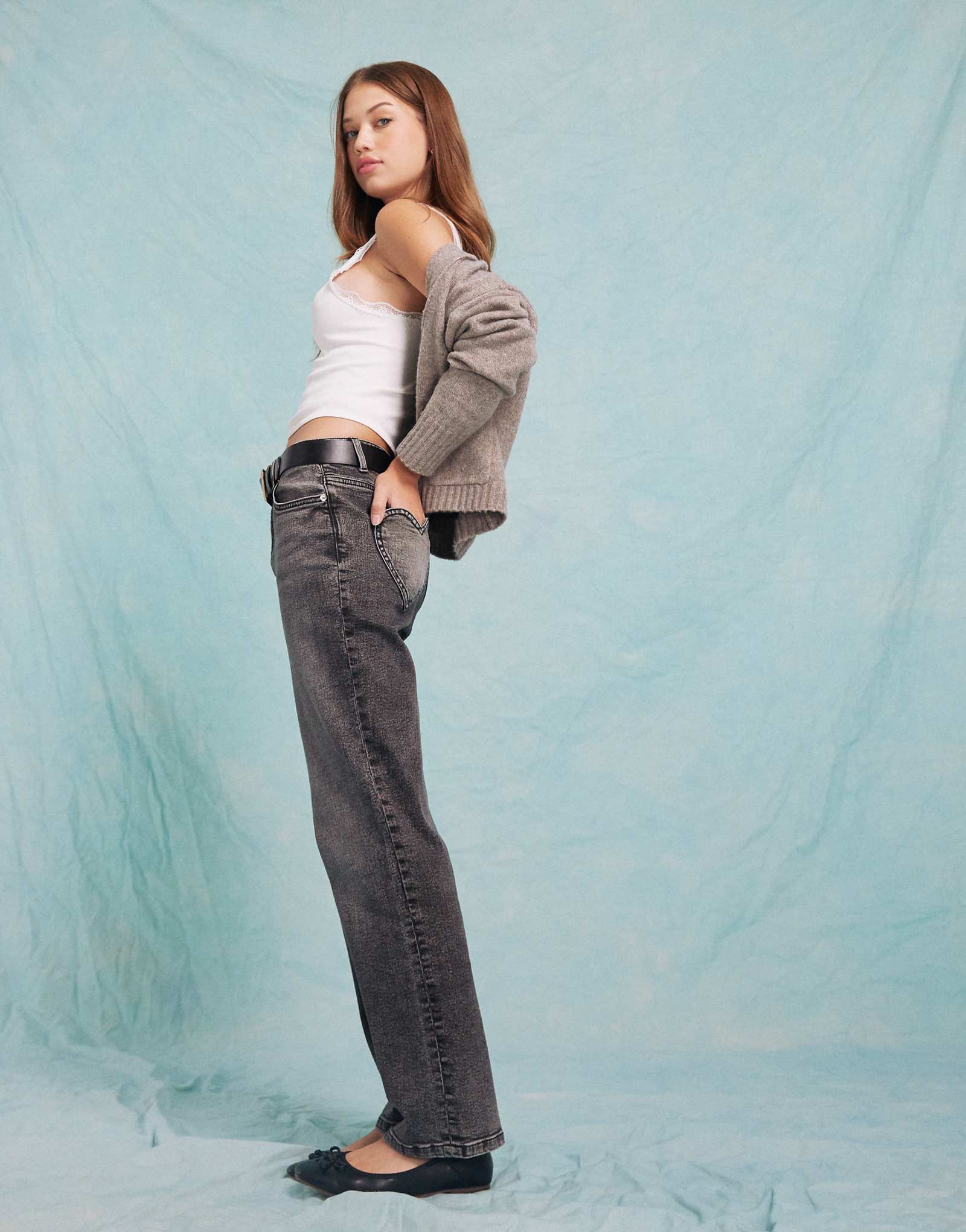 Черные джинсы с прямыми штанинами и кармашком в виде сердца от Miss Selfridge 2590₽