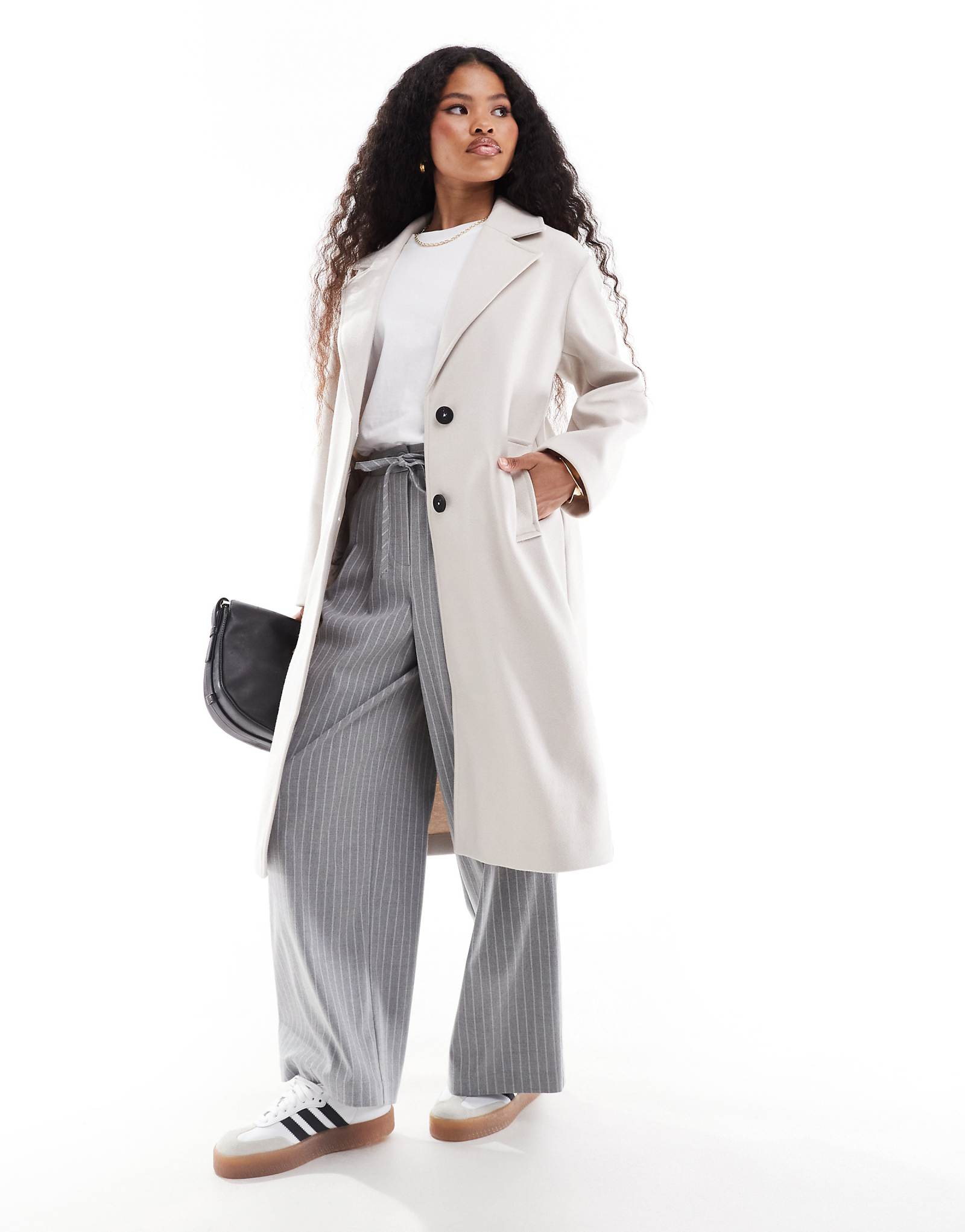 ДИЗАЙН ASOS - миниатюрный патронташ на вечернем пальто кремового цвета 11890₽